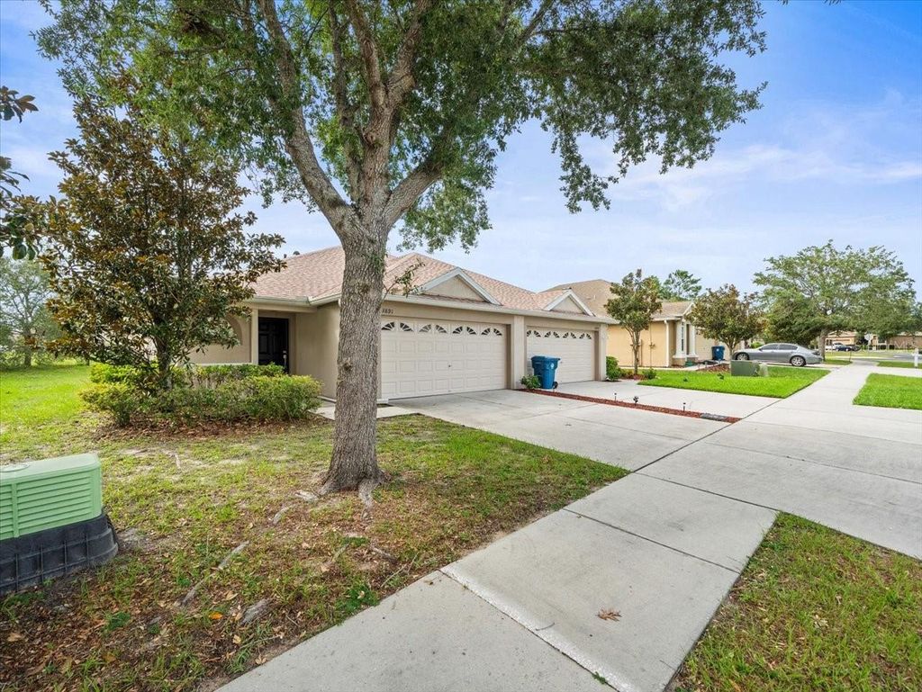 Photo of 3891 Crossline Drive, Spring Hill, FL 34609 (MLS # W7877239)
