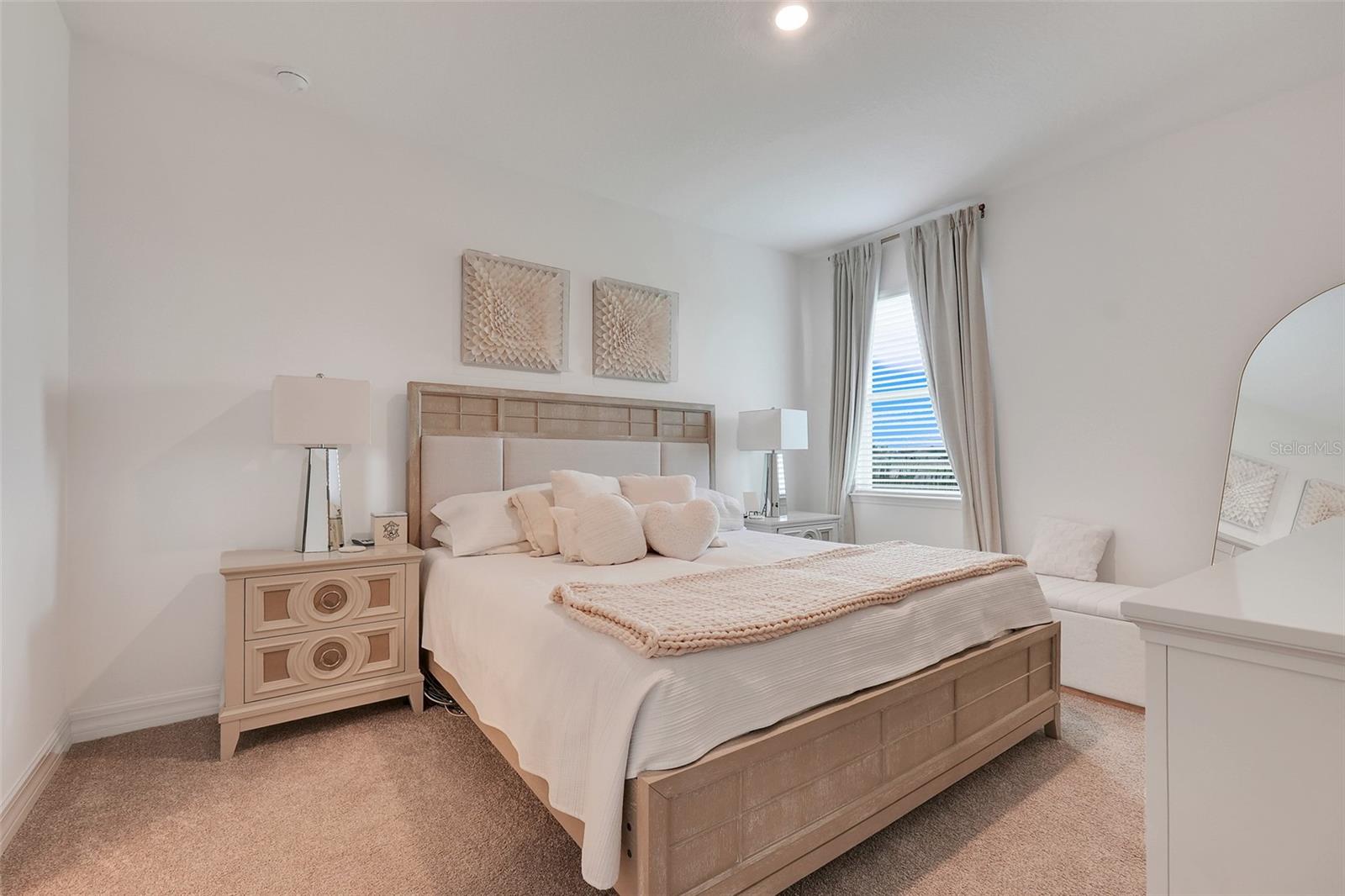 PRAIRIE OAKS - Residential