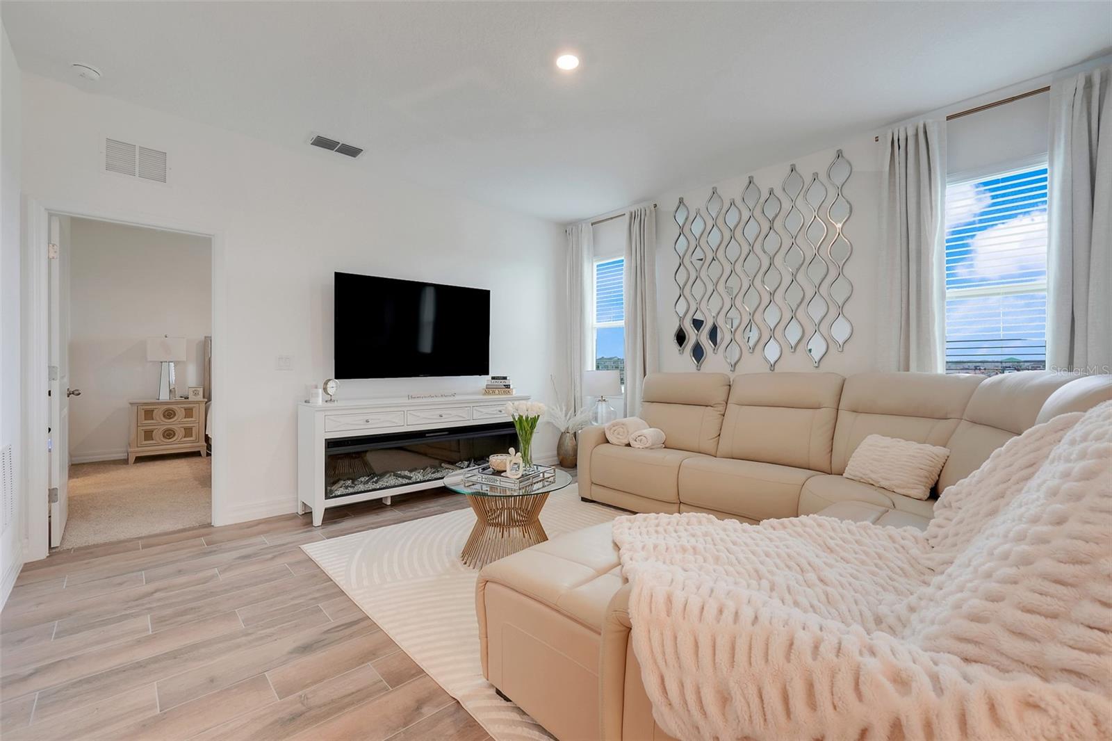 PRAIRIE OAKS - Residential