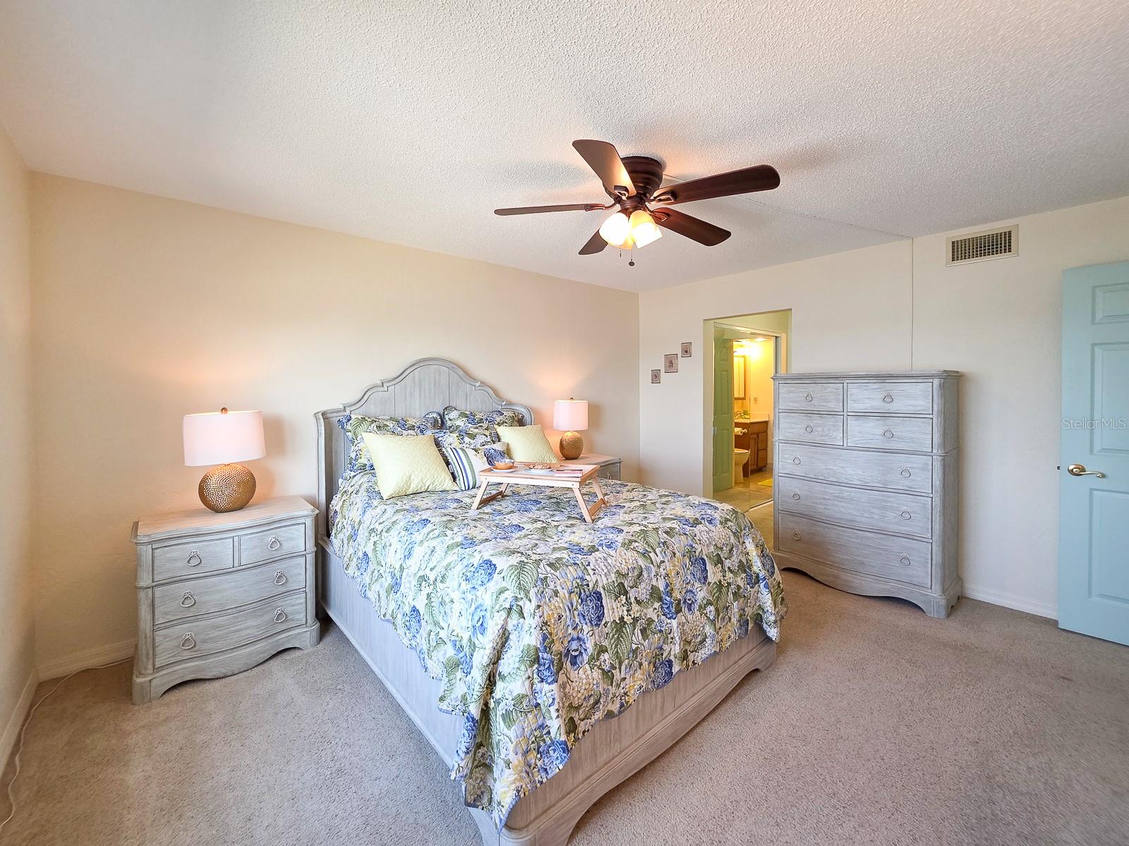 ADMIRALTY CLUB - Residential