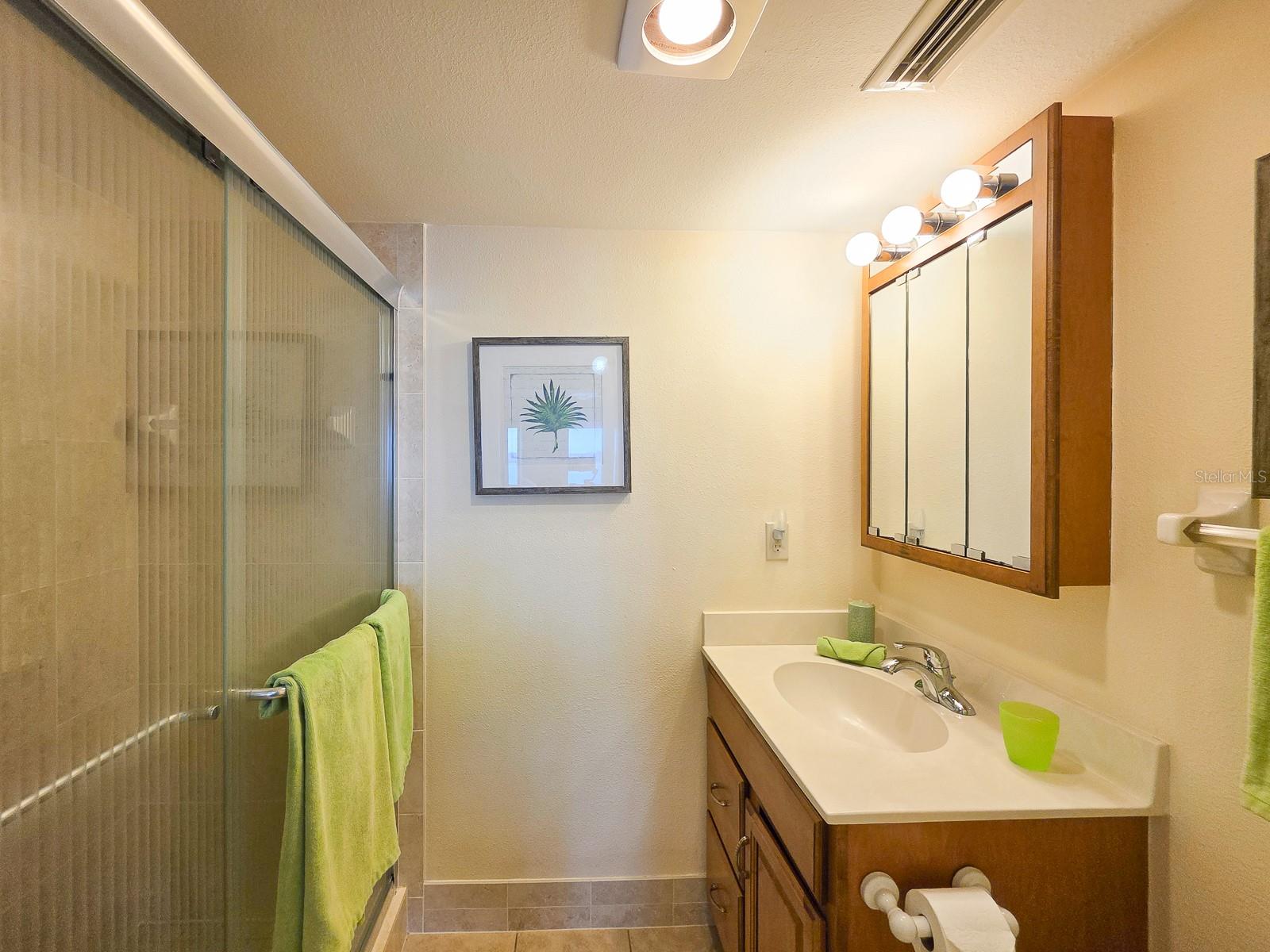 ADMIRALTY CLUB - Residential