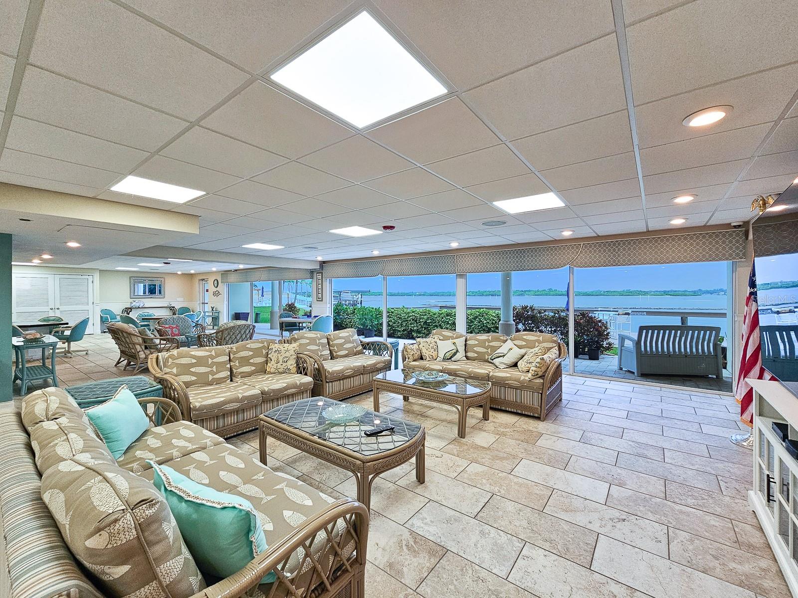 ADMIRALTY CLUB - Residential