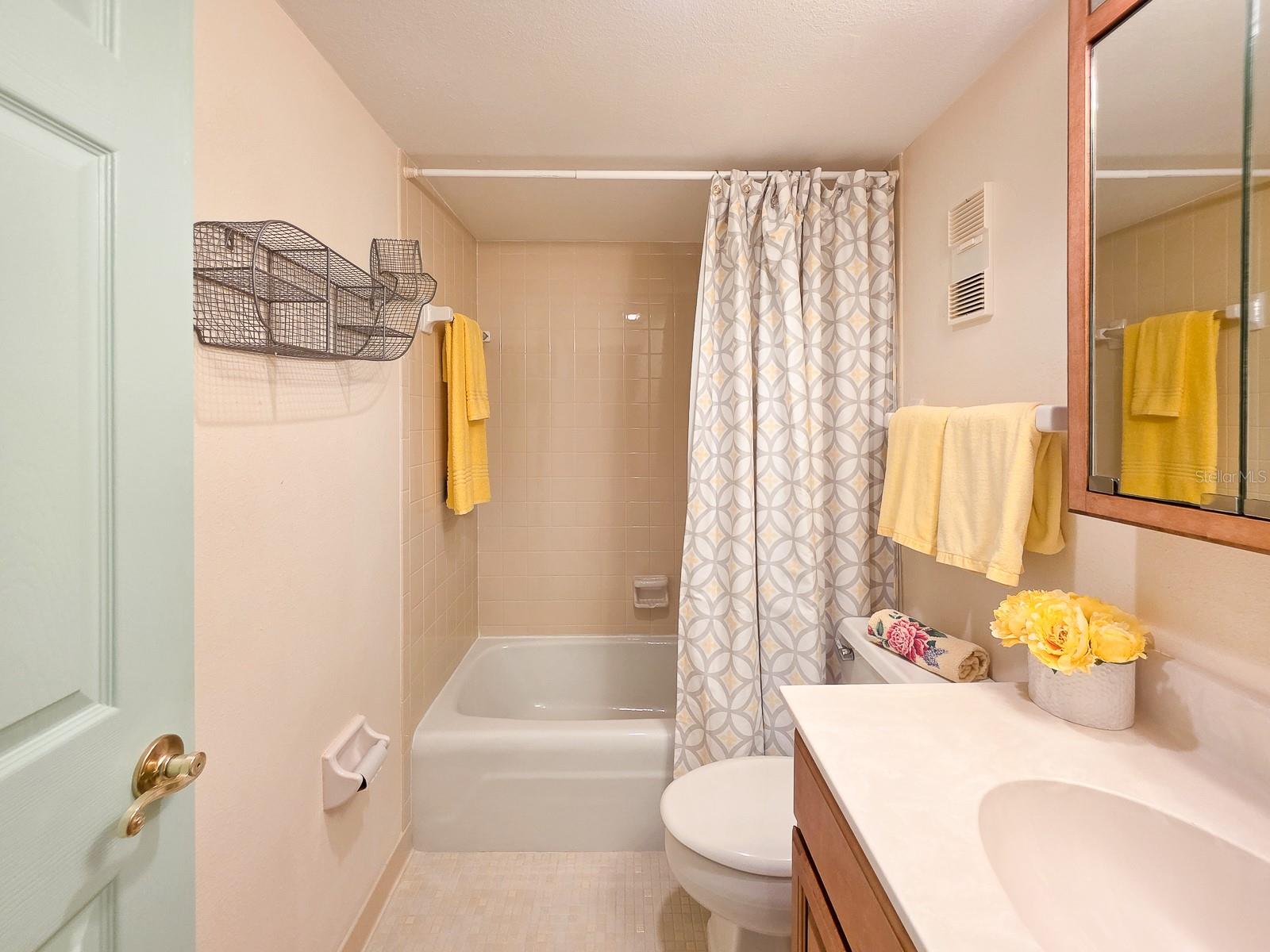 ADMIRALTY CLUB - Residential