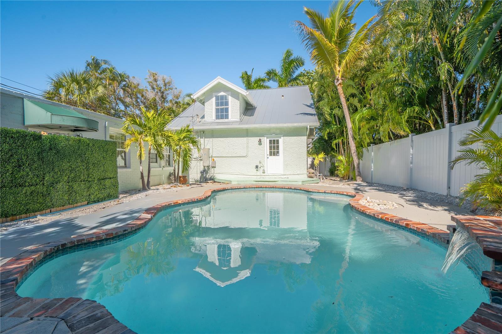 3310 E MARITANA DRIVE