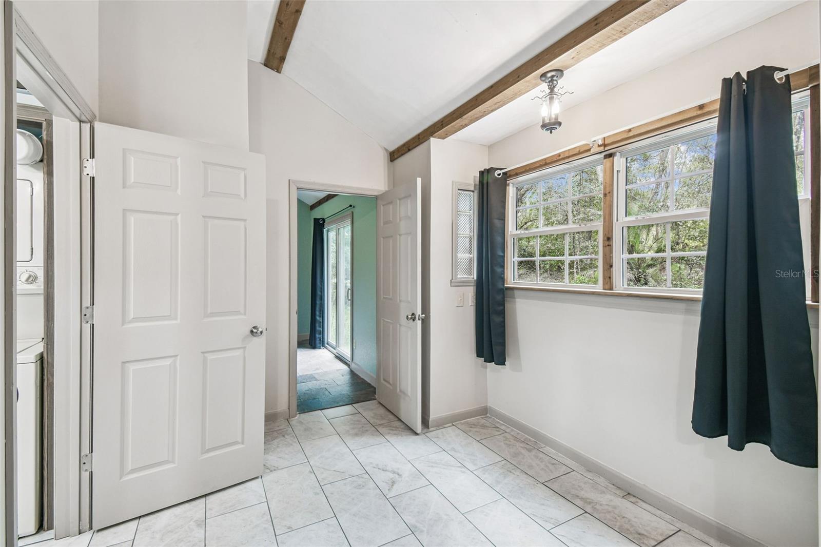 DEER HAVEN ESTATE UNREC - Residential Lease