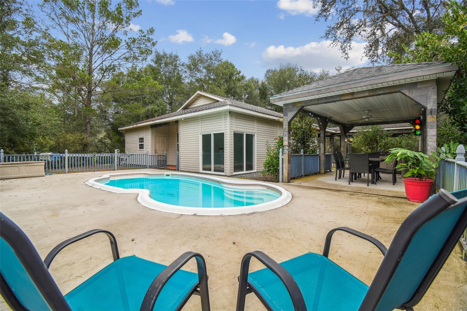 DEER HAVEN ESTATE UNREC - Residential Lease