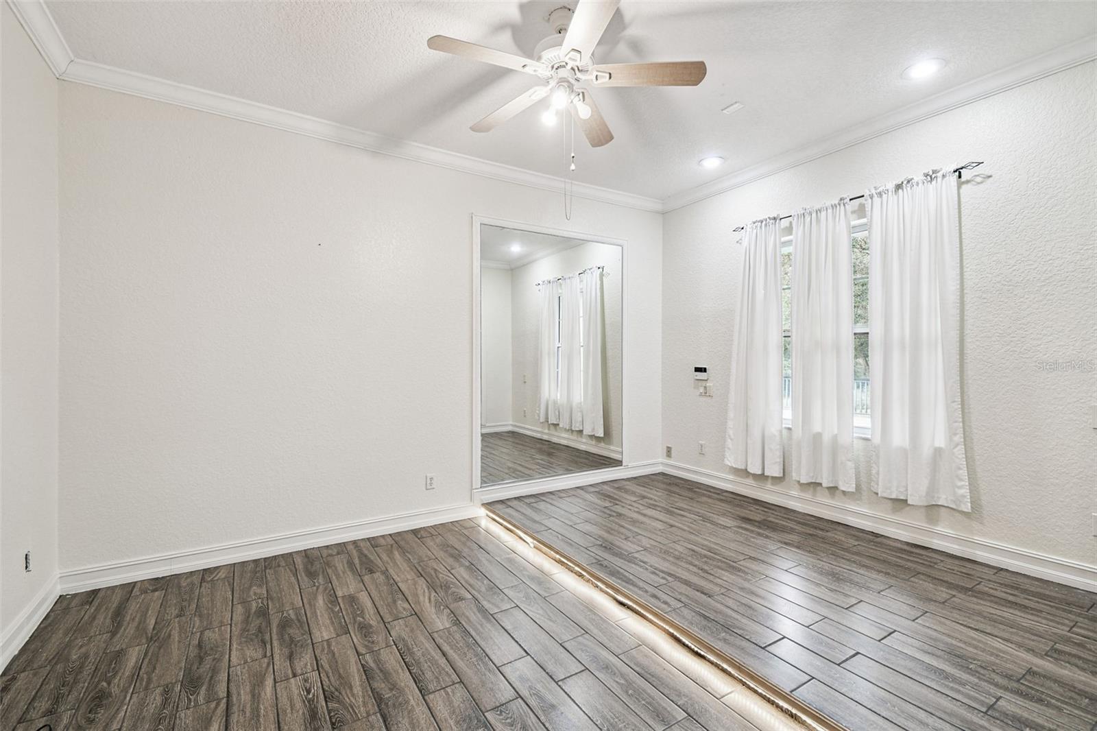 DEER HAVEN ESTATE UNREC - Residential Lease