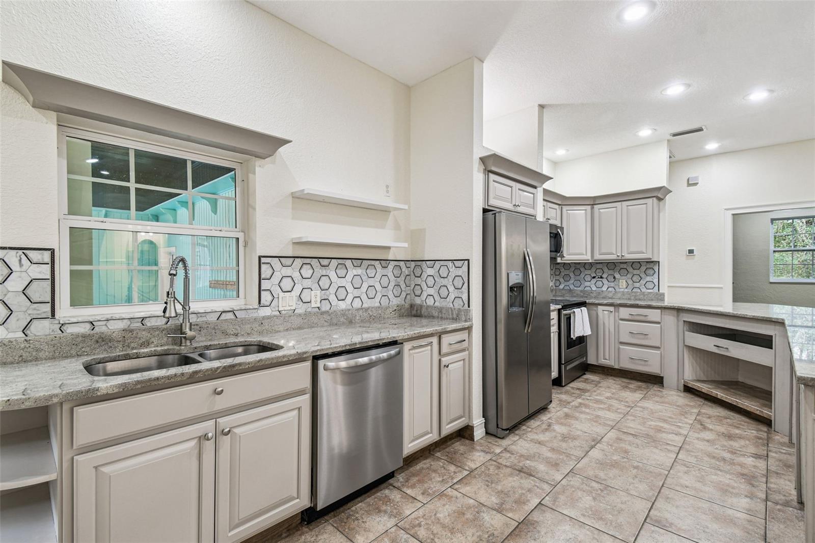 DEER HAVEN ESTATE UNREC - Residential Lease