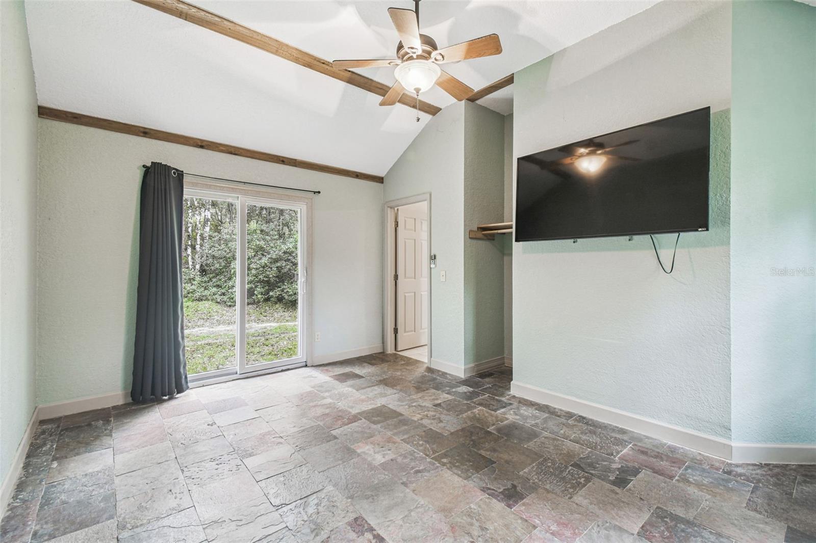 DEER HAVEN ESTATE UNREC - Residential Lease