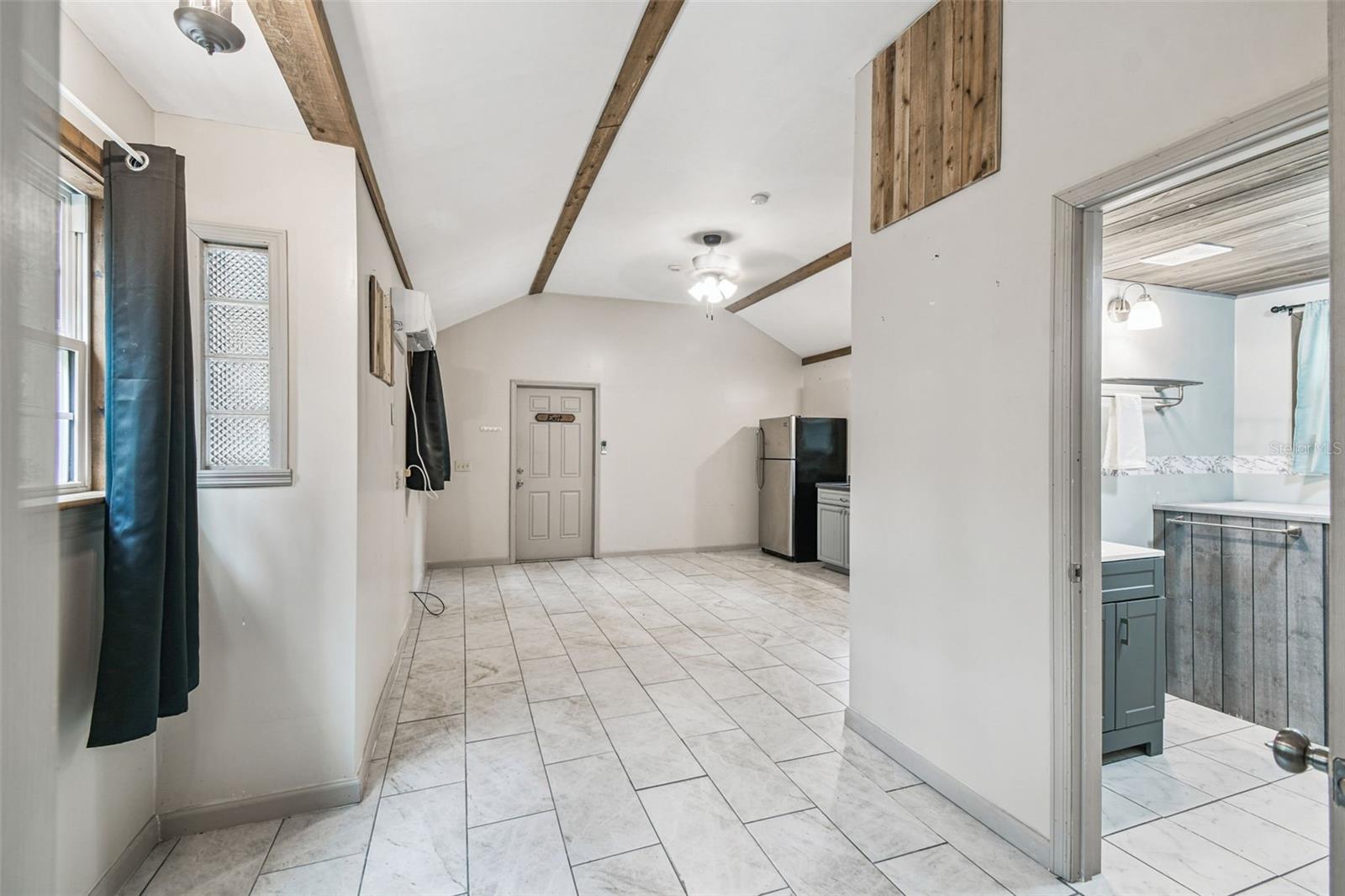 DEER HAVEN ESTATE UNREC - Residential Lease