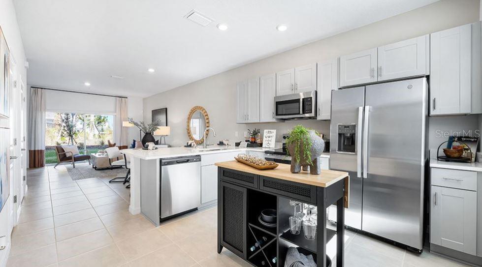 TOWNHOMES AT AZARIO - Residential