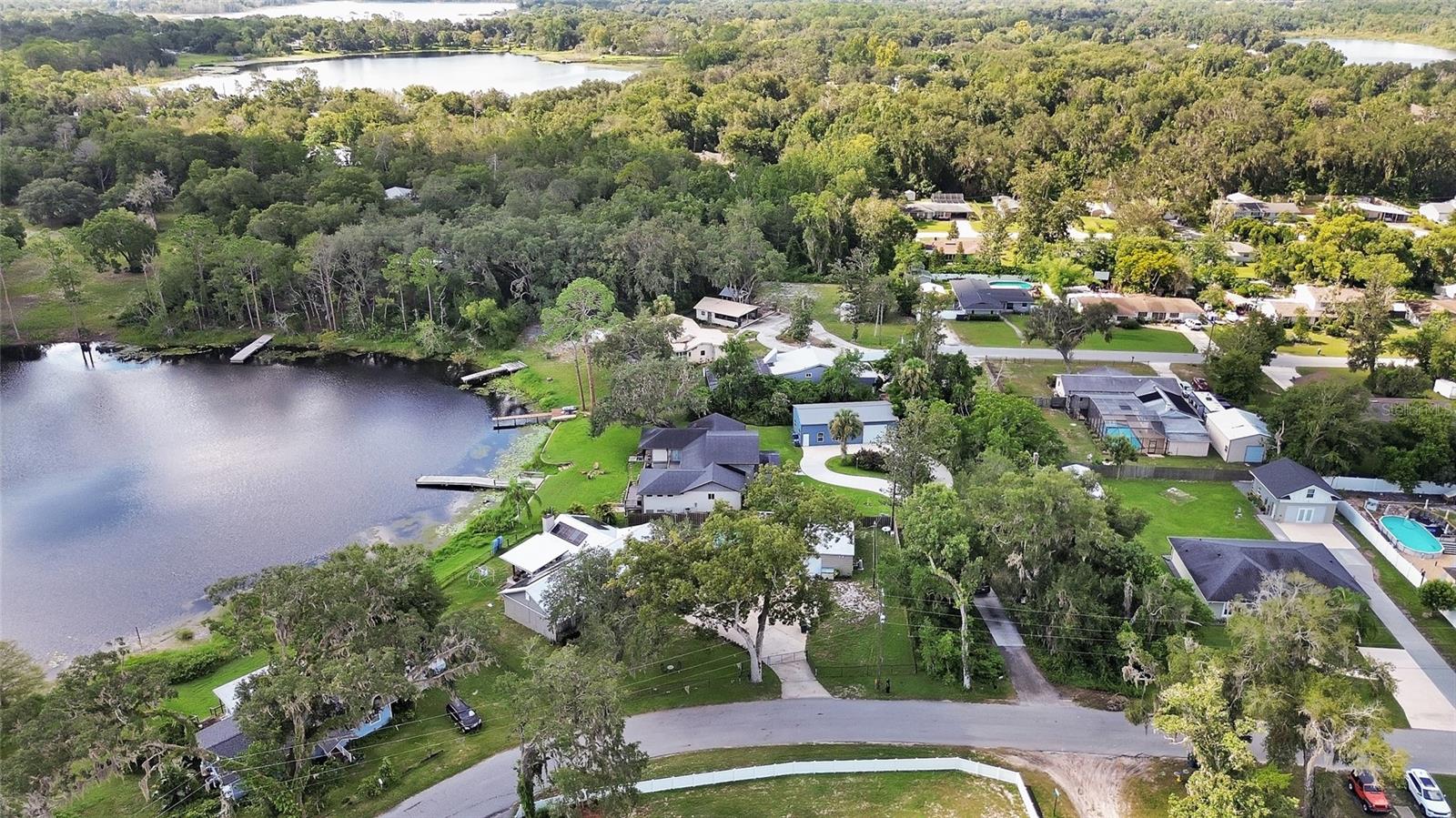 LAKE RUBY &AND LAKE BYRON - Residential