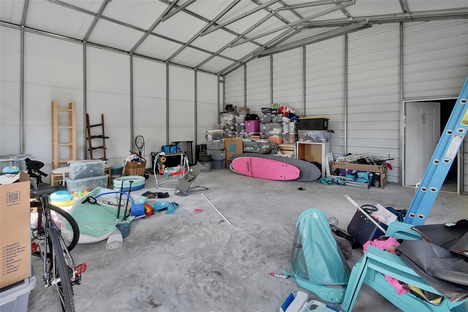 LAKE RUBY &AND LAKE BYRON - Residential