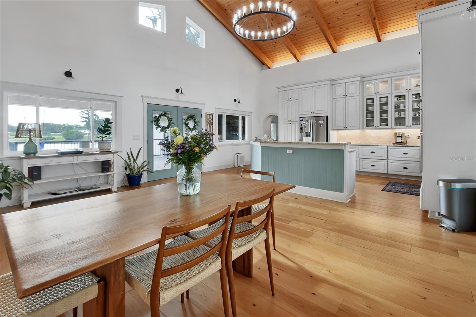 LAKE RUBY &AND LAKE BYRON - Residential