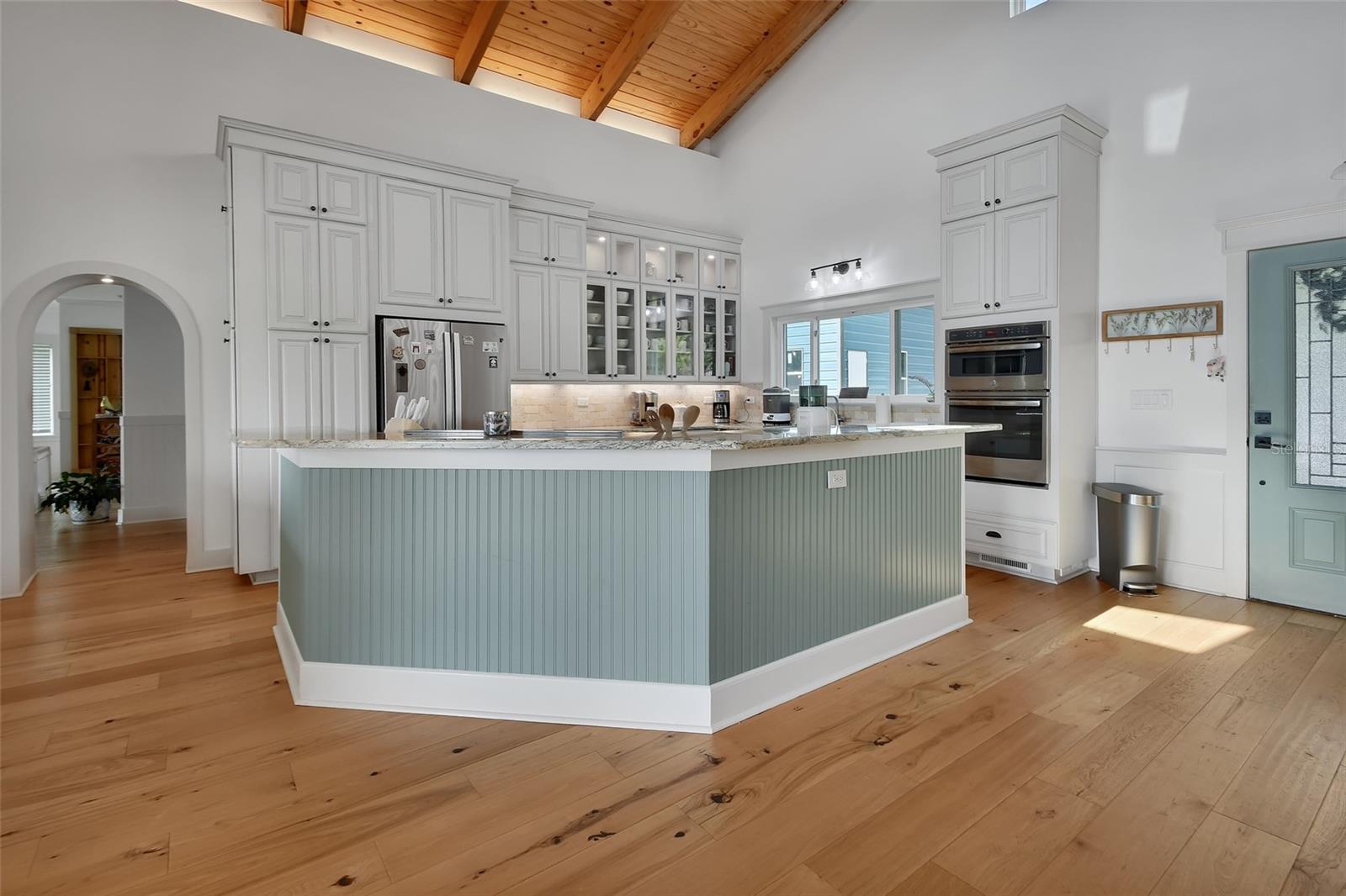 LAKE RUBY &AND LAKE BYRON - Residential