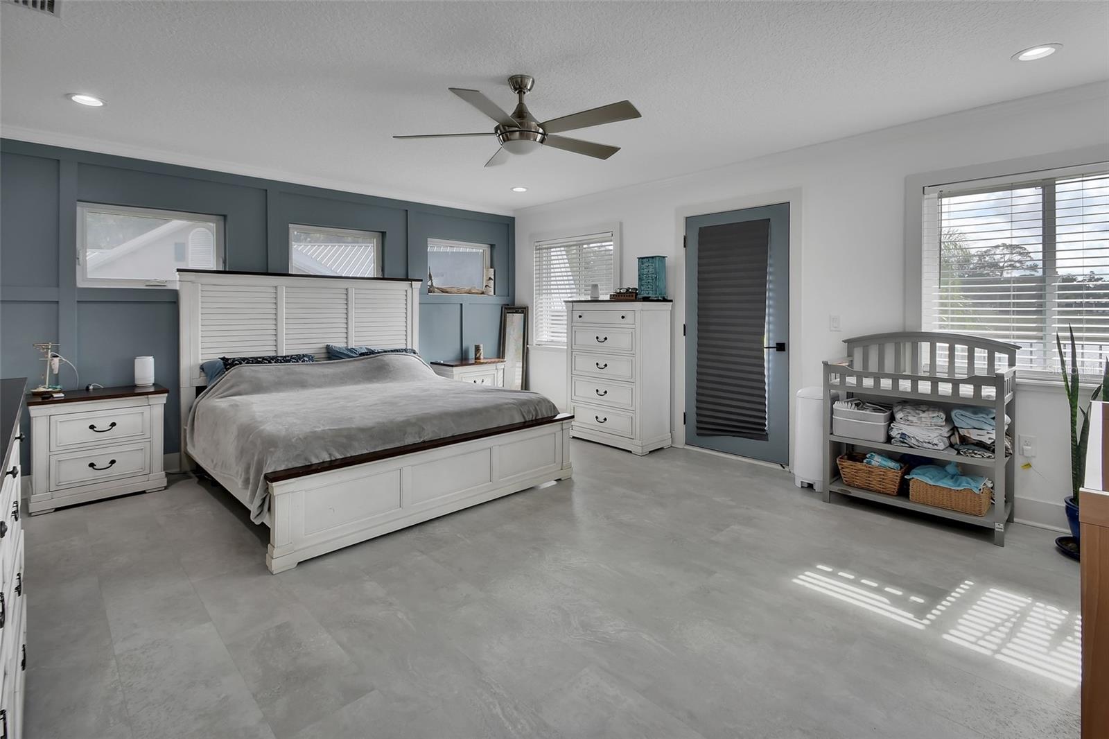 LAKE RUBY &AND LAKE BYRON - Residential