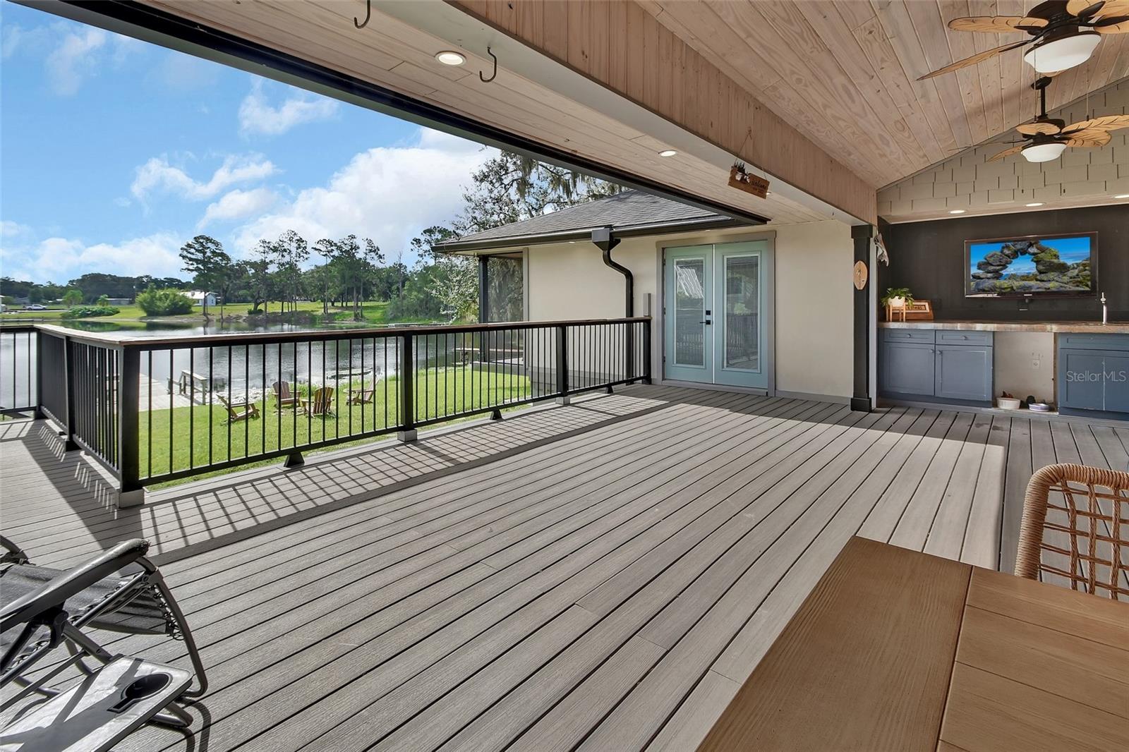 LAKE RUBY &AND LAKE BYRON - Residential