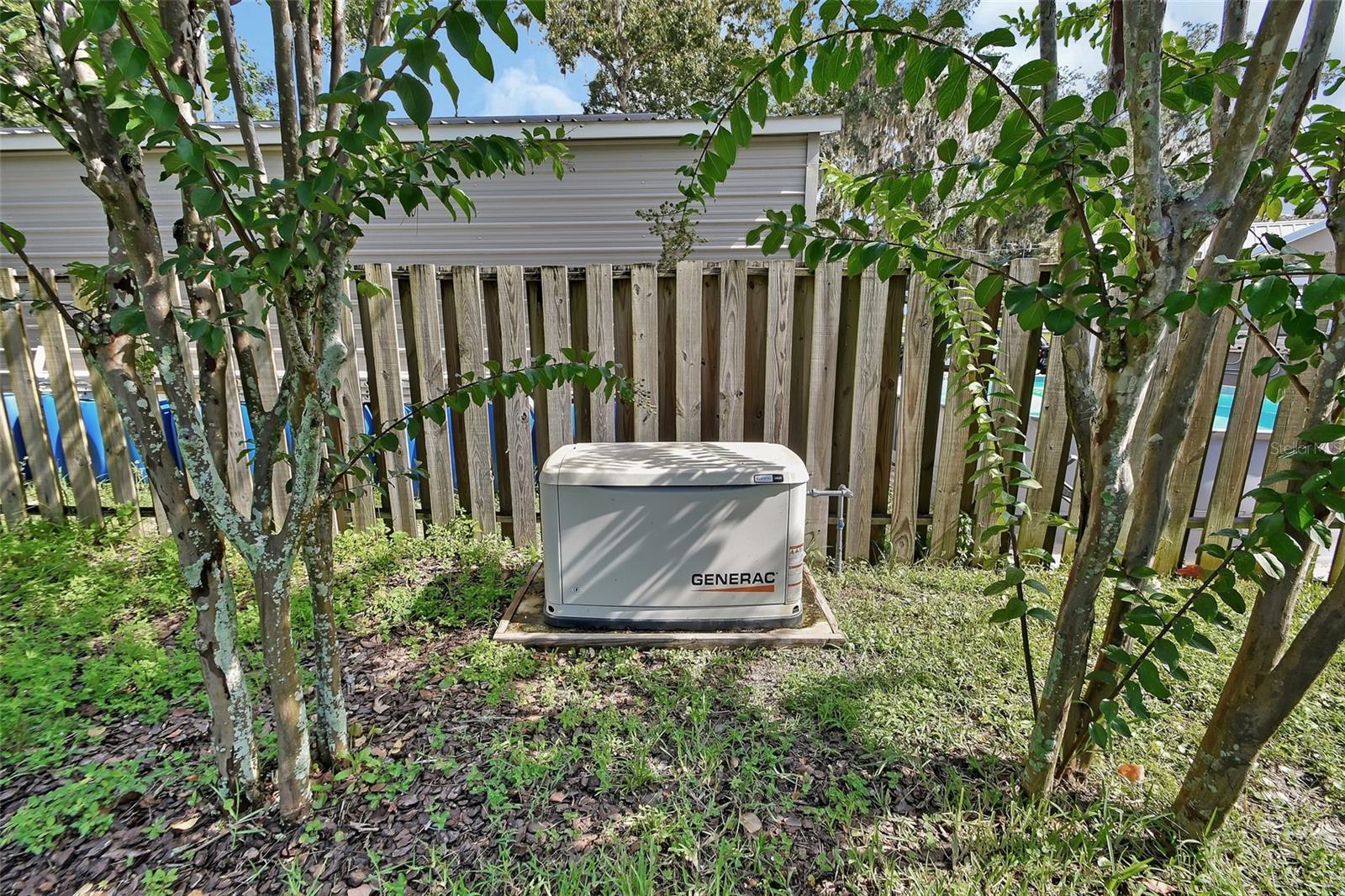 LAKE RUBY &AND LAKE BYRON - Residential