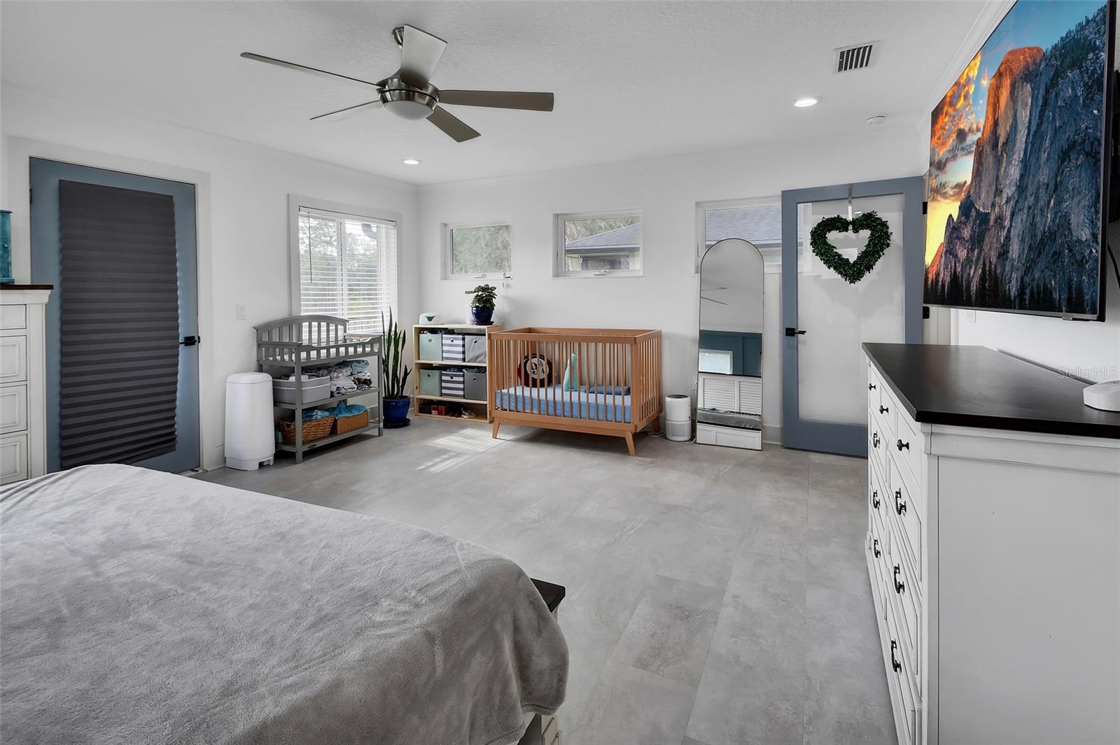 LAKE RUBY &AND LAKE BYRON - Residential