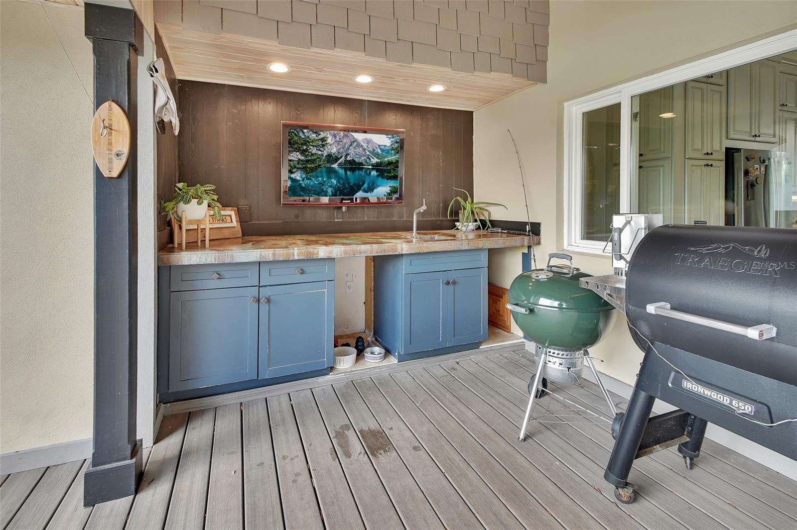 LAKE RUBY &AND LAKE BYRON - Residential