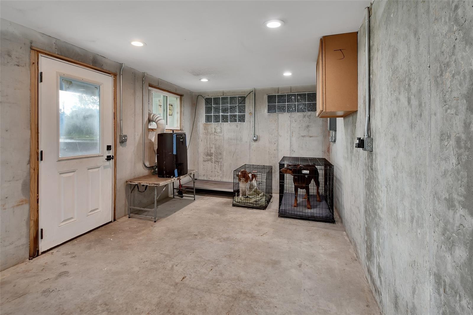 LAKE RUBY &AND LAKE BYRON - Residential