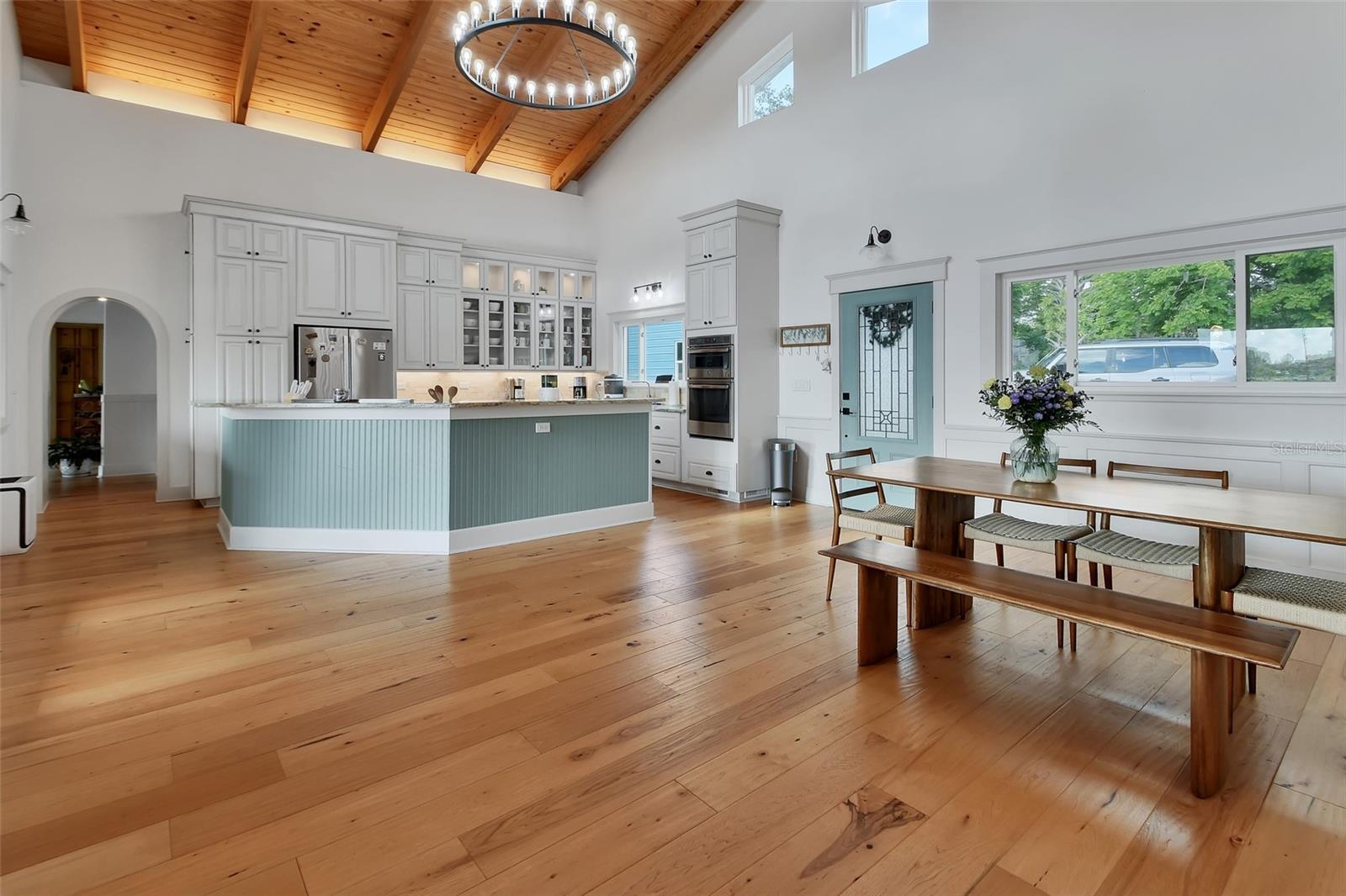 LAKE RUBY &AND LAKE BYRON - Residential