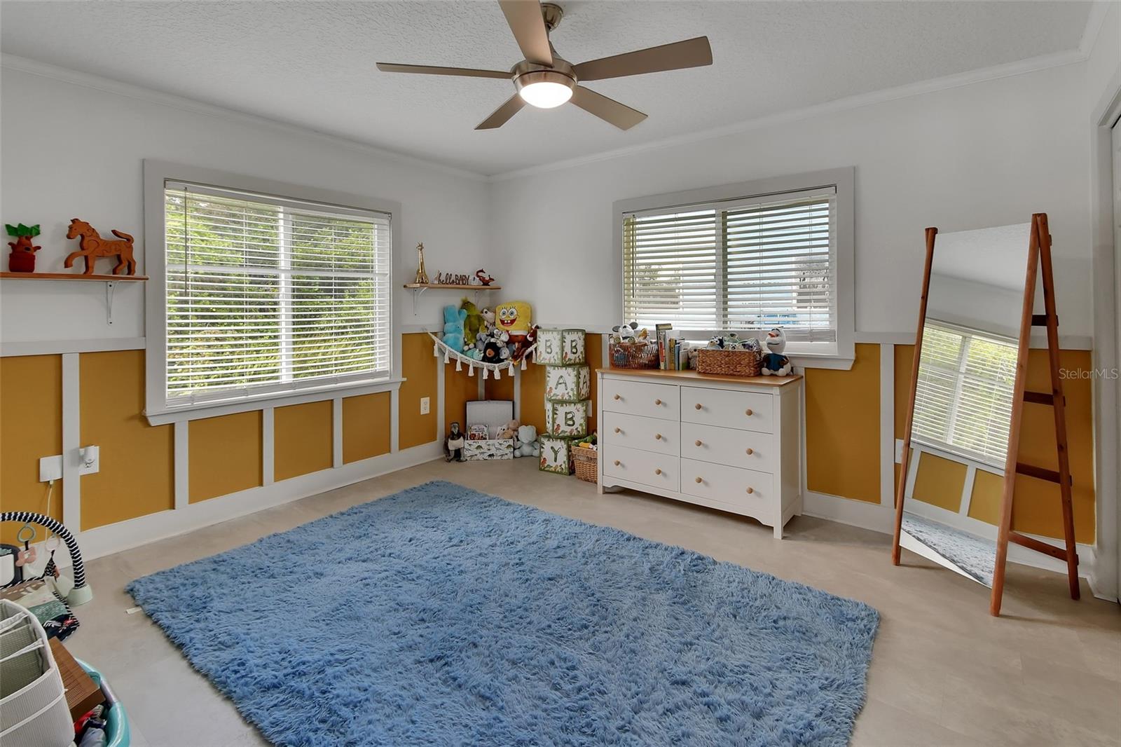 LAKE RUBY &AND LAKE BYRON - Residential