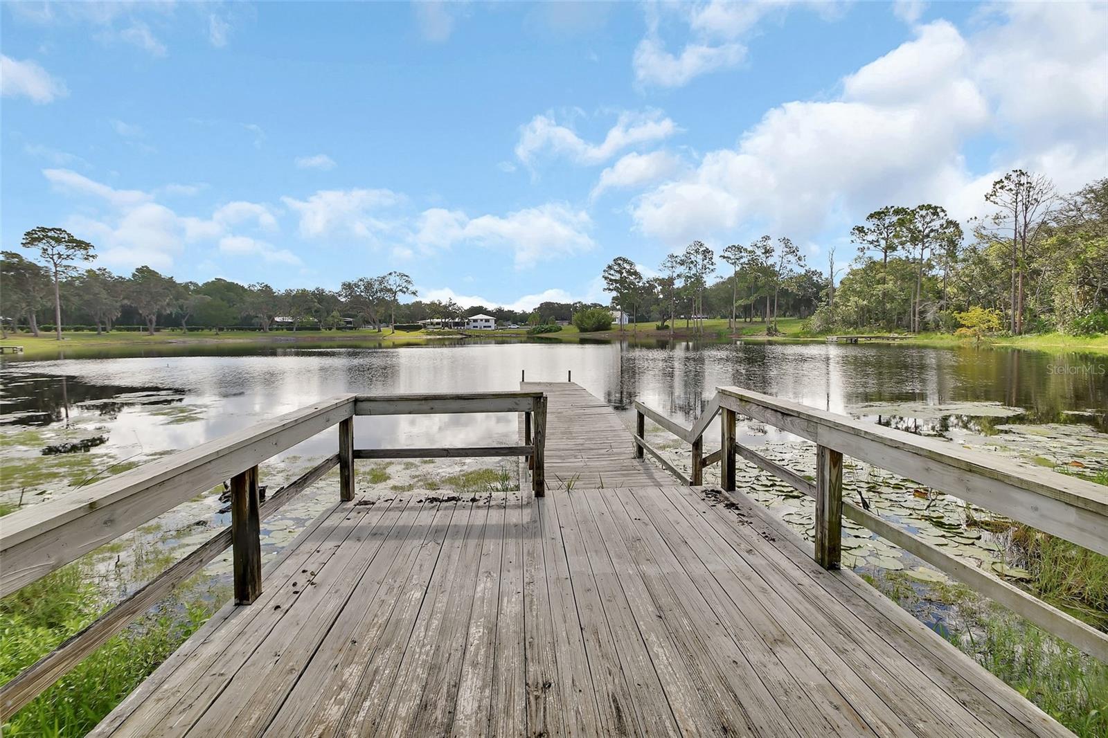 LAKE RUBY &AND LAKE BYRON - Residential
