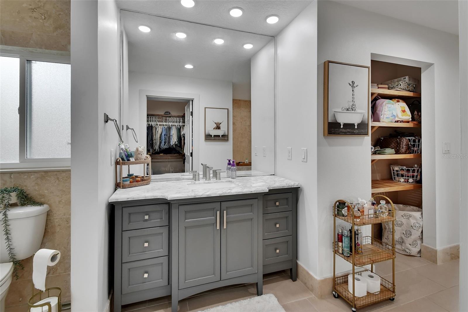 LAKE RUBY &AND LAKE BYRON - Residential