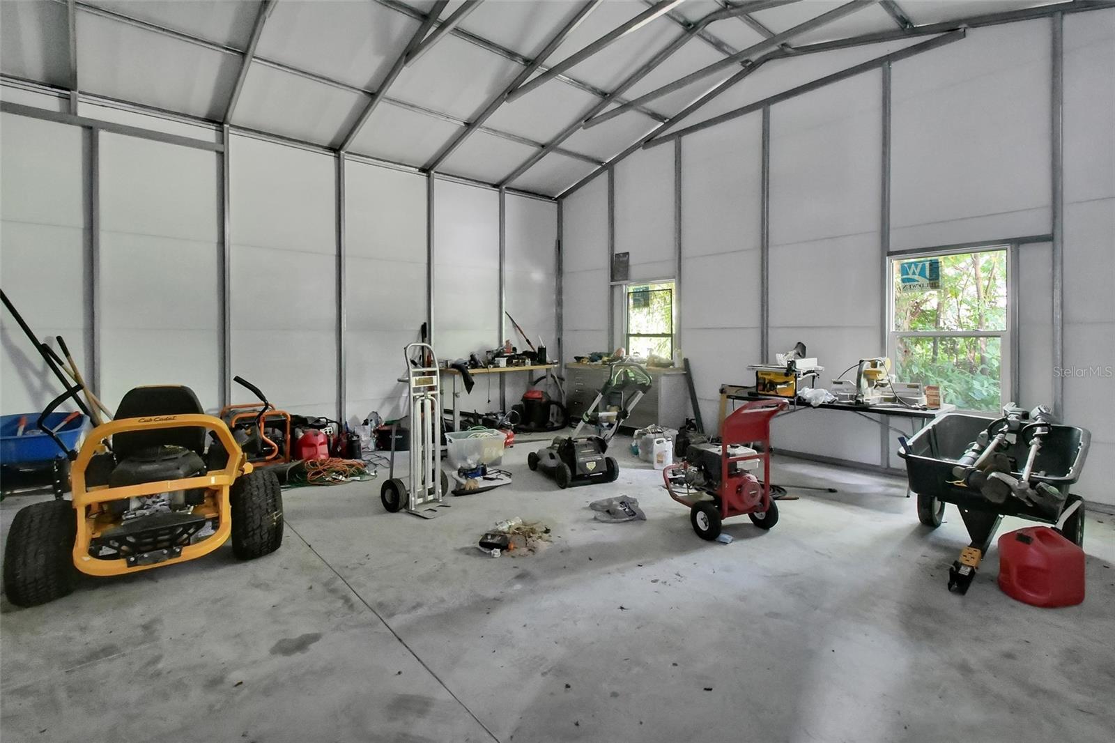 LAKE RUBY &AND LAKE BYRON - Residential