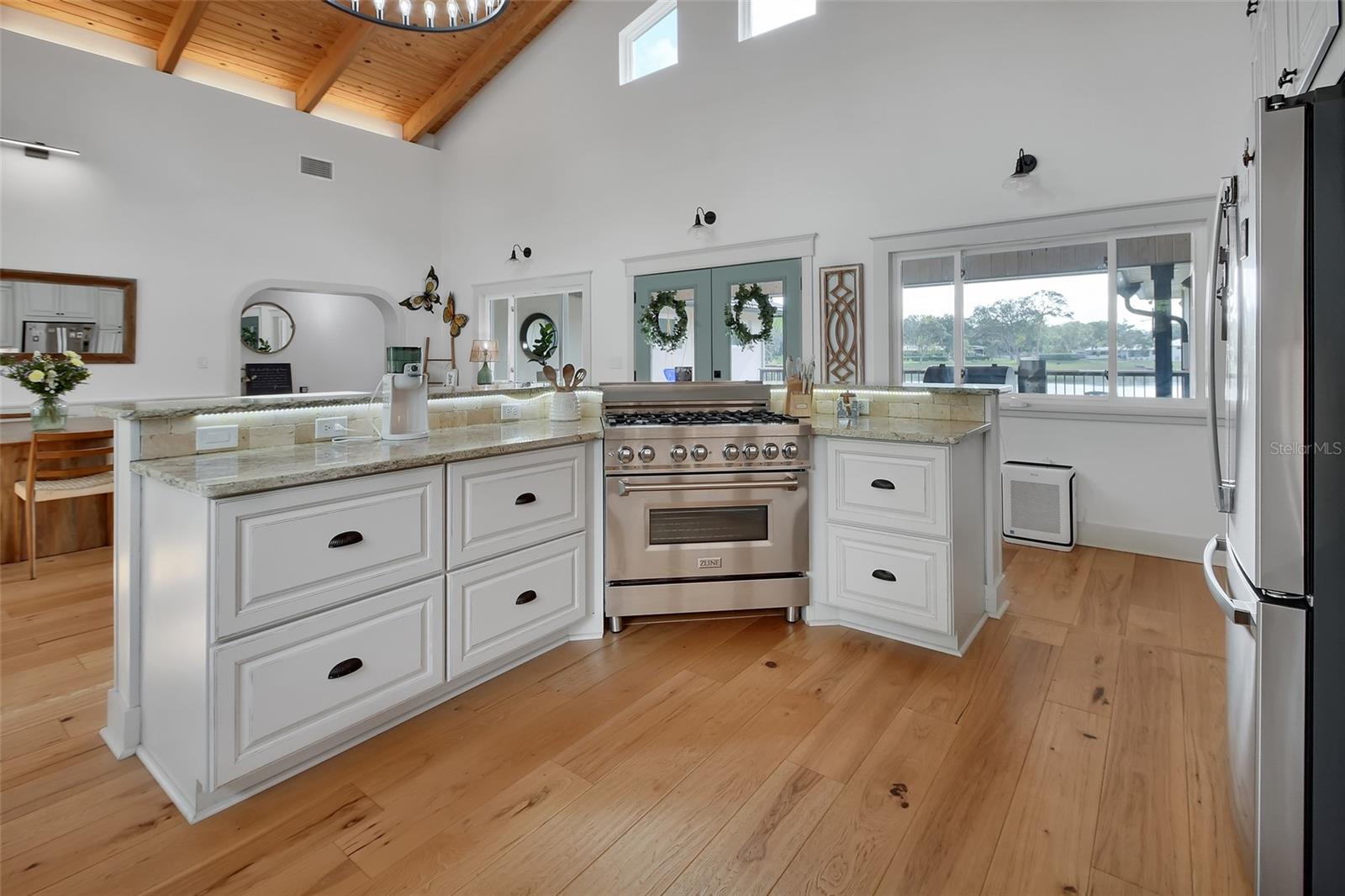 LAKE RUBY &AND LAKE BYRON - Residential