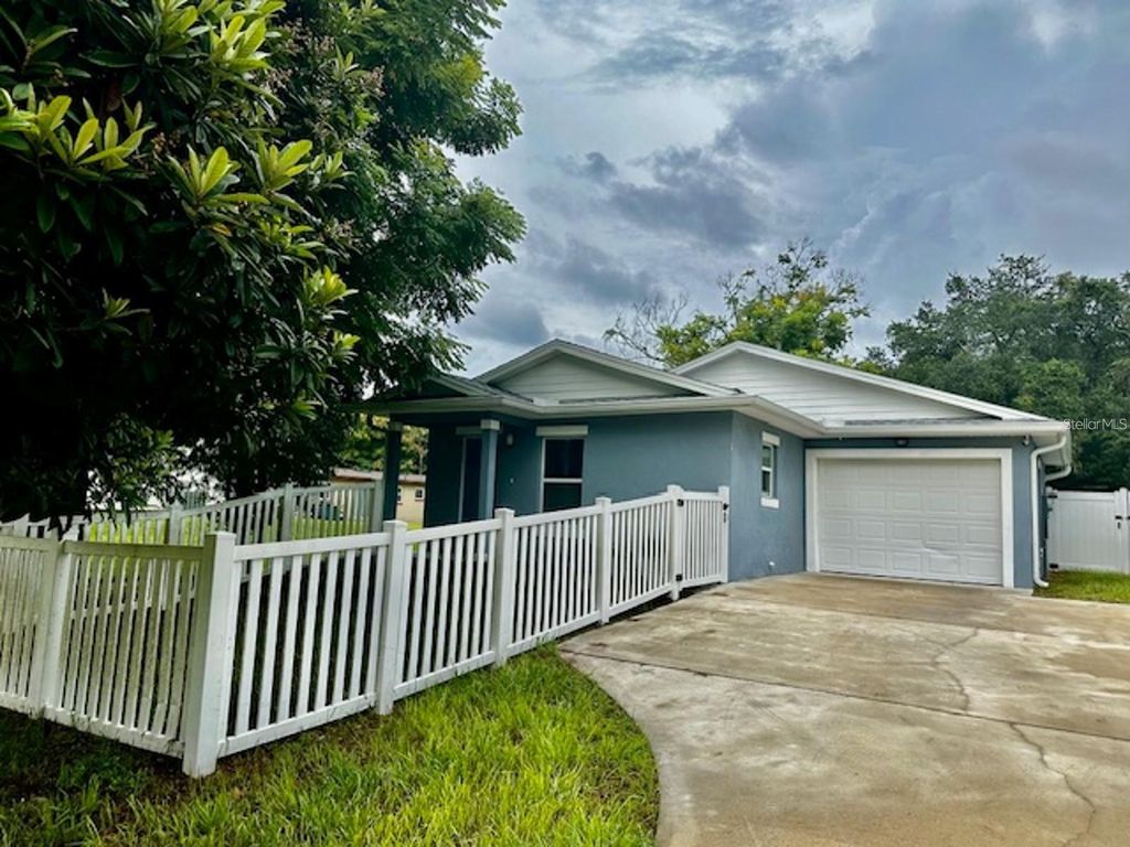 Photo of 1415 S Adelle Avenue #B, Deland, FL 32720 (MLS # V4948658)