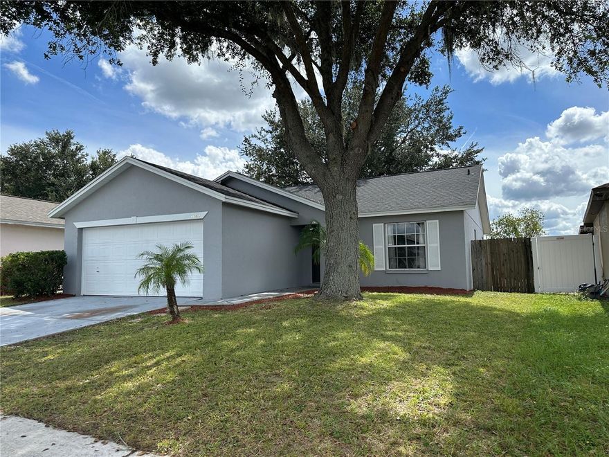 Take advantage of lower APR and make this house your home. This block home was renovated in 2022 with new roof, kitchen cabinets, spacious granite countertops, and still like-new appliances. The breakfast bar opens up to the big family room and overlooks the outside through double glass-doors. The cathedral ceilings span through most of the house making it feel spacious and modern. The dining room offers a private corner retreat for great dinner memories. Both restrooms were also renovated; one in the master bedroom and the second one located near the additional two bedrooms. Enjoy cookouts on your backyard with synthetic grass carpet so is easy to maintain clean. Newer electric boiler and matching semi-new washer and dryer are also included for your convenience.

Country Hills is an established community in Plant City located near I-4 for commuting to Tampa, Lakeland, or Orlando. The community offers sidewalks to walk your dog(s) or take the kids to the playground. If you are new to Plant City, welcome to the home of the Strawberry Festival. Enjoy community events downtown on the weekends or enjoy the country roads nearby. You are close to everything, welcome home.