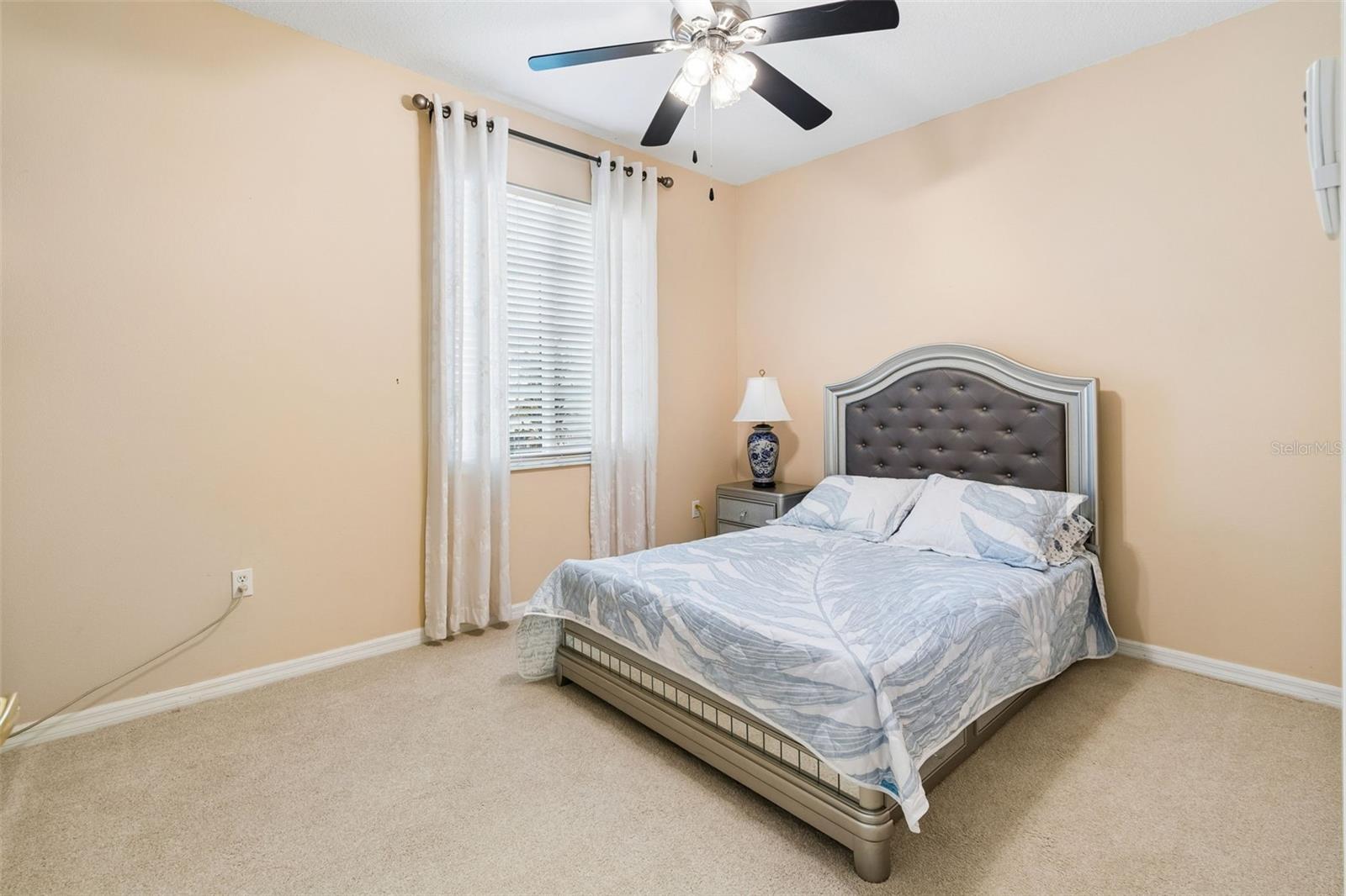 GROVES PH 02 CLUB VILLAS - Residential