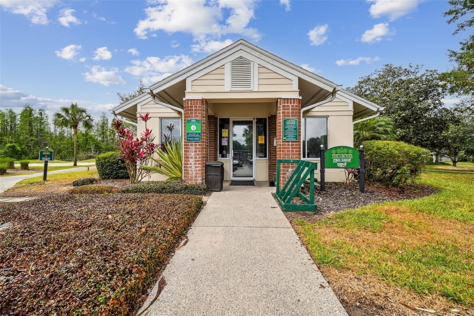 GROVES PH 02 CLUB VILLAS - Residential