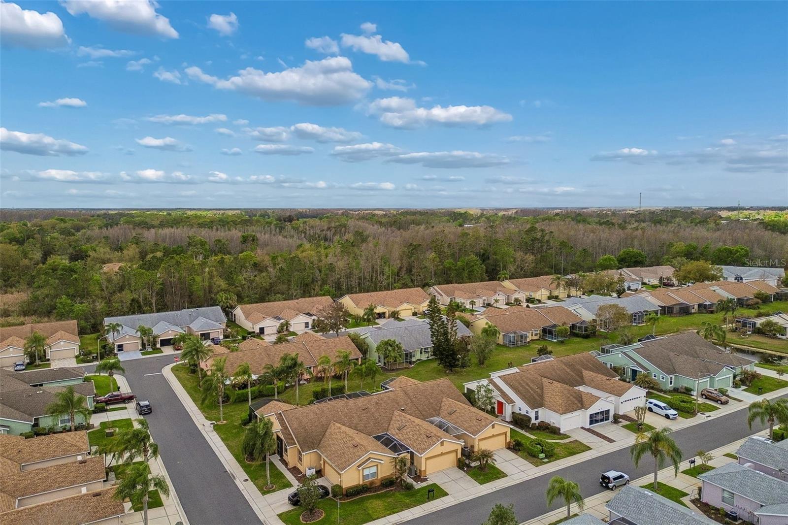 GROVES PH 02 CLUB VILLAS - Residential