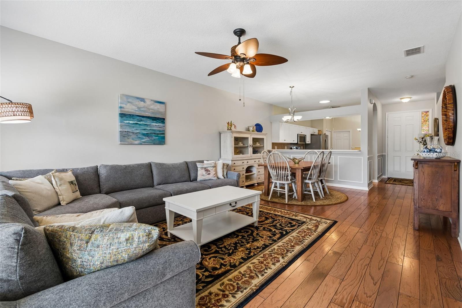 GROVES PH 02 CLUB VILLAS - Residential