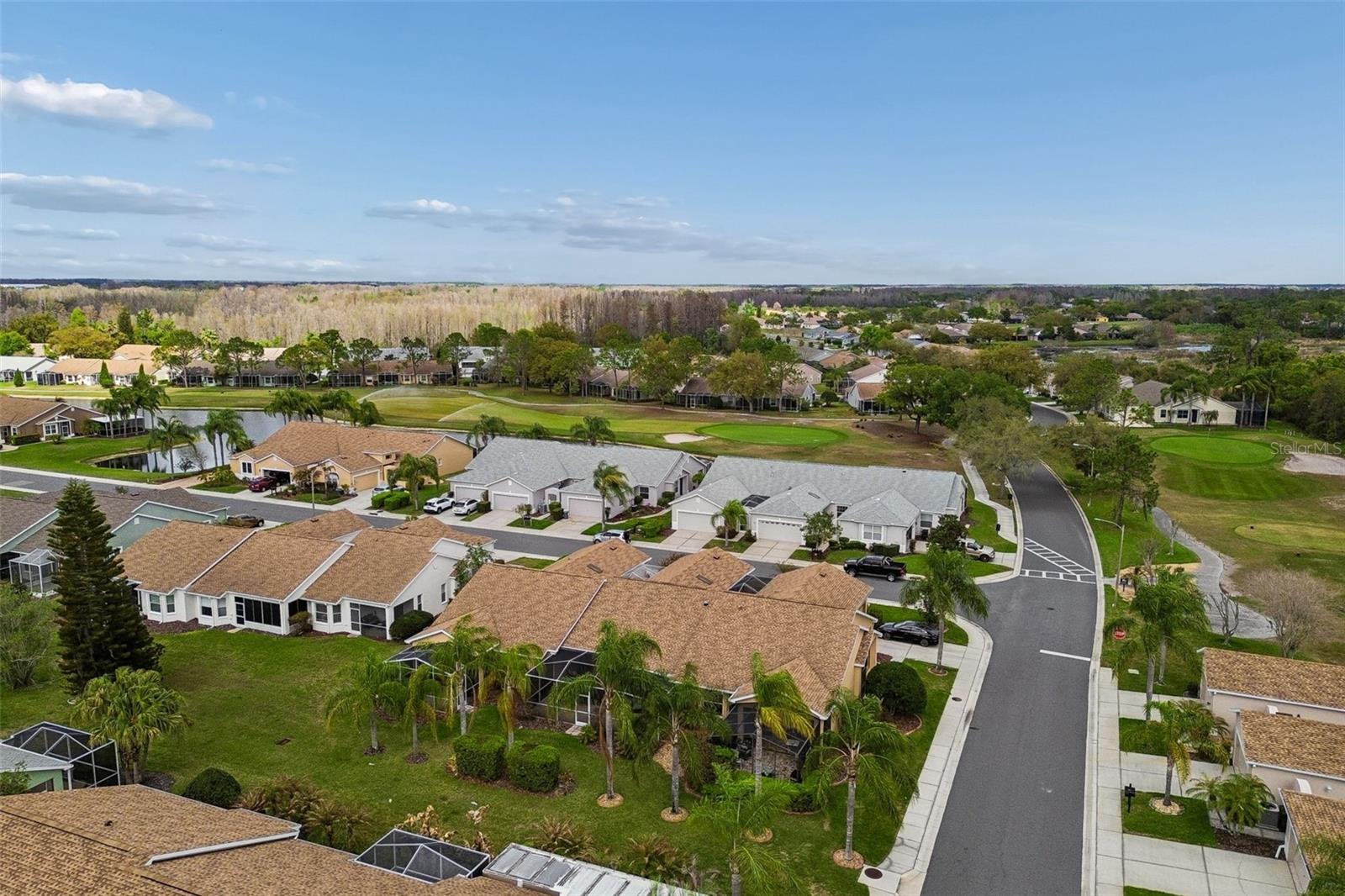 GROVES PH 02 CLUB VILLAS - Residential