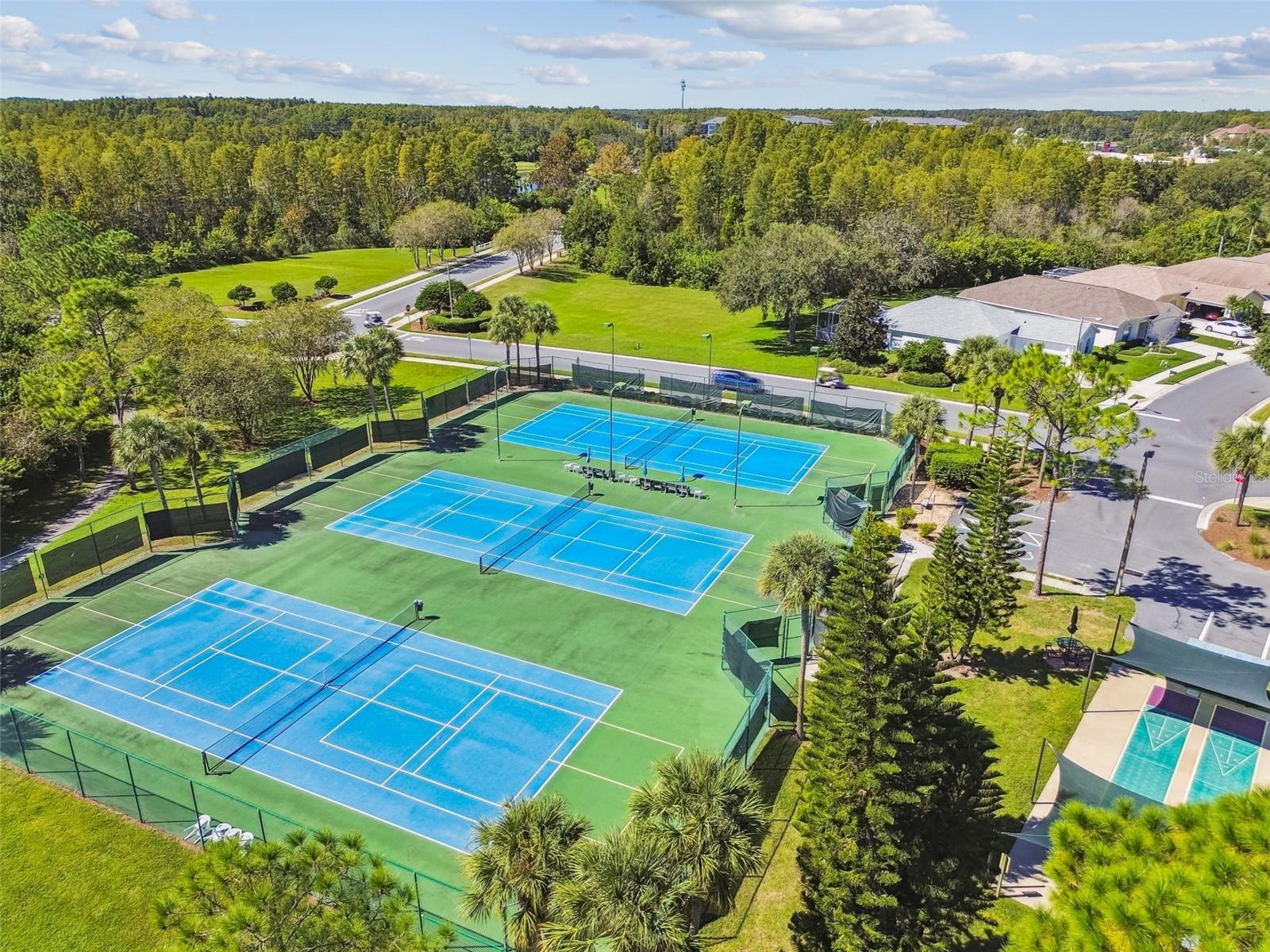 GROVES PH 02 CLUB VILLAS - Residential