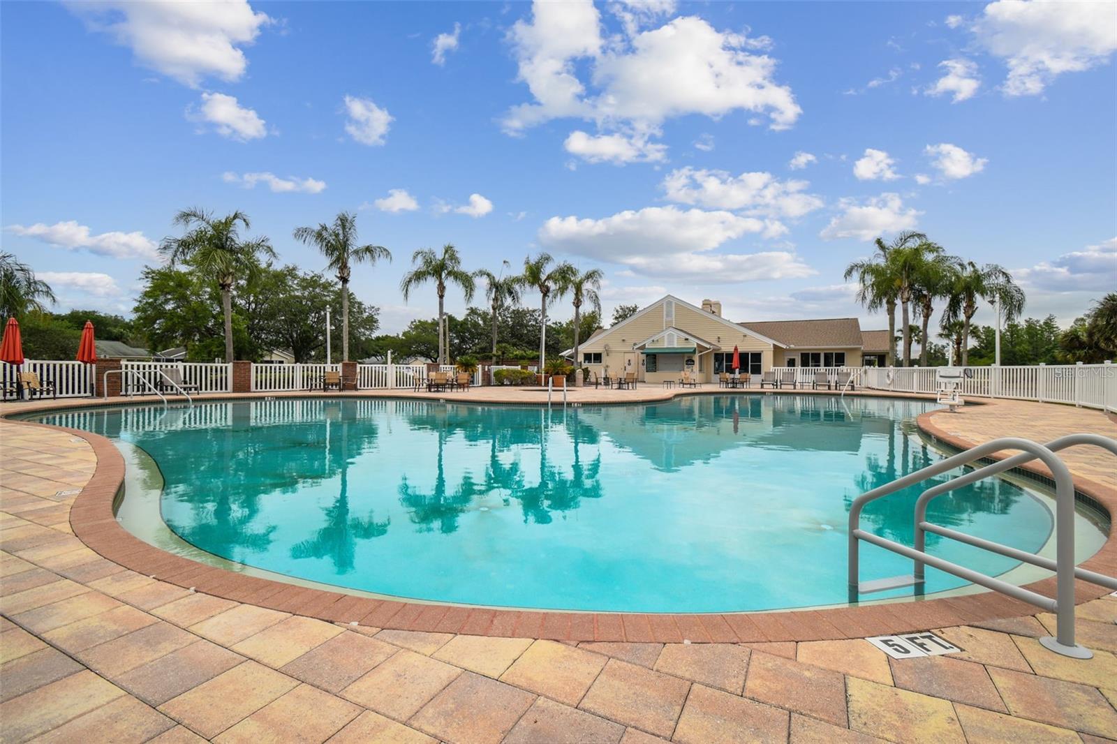 GROVES PH 02 CLUB VILLAS - Residential