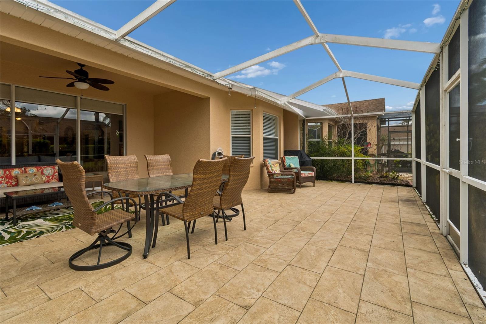 GROVES PH 02 CLUB VILLAS - Residential