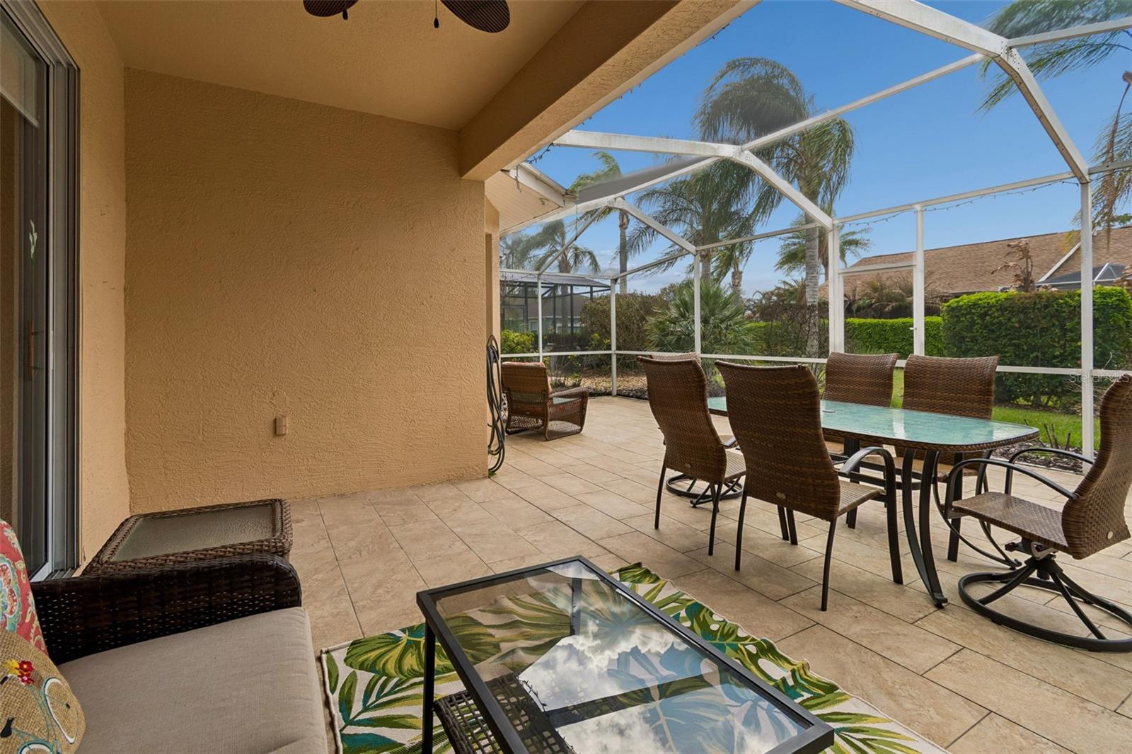 GROVES PH 02 CLUB VILLAS - Residential