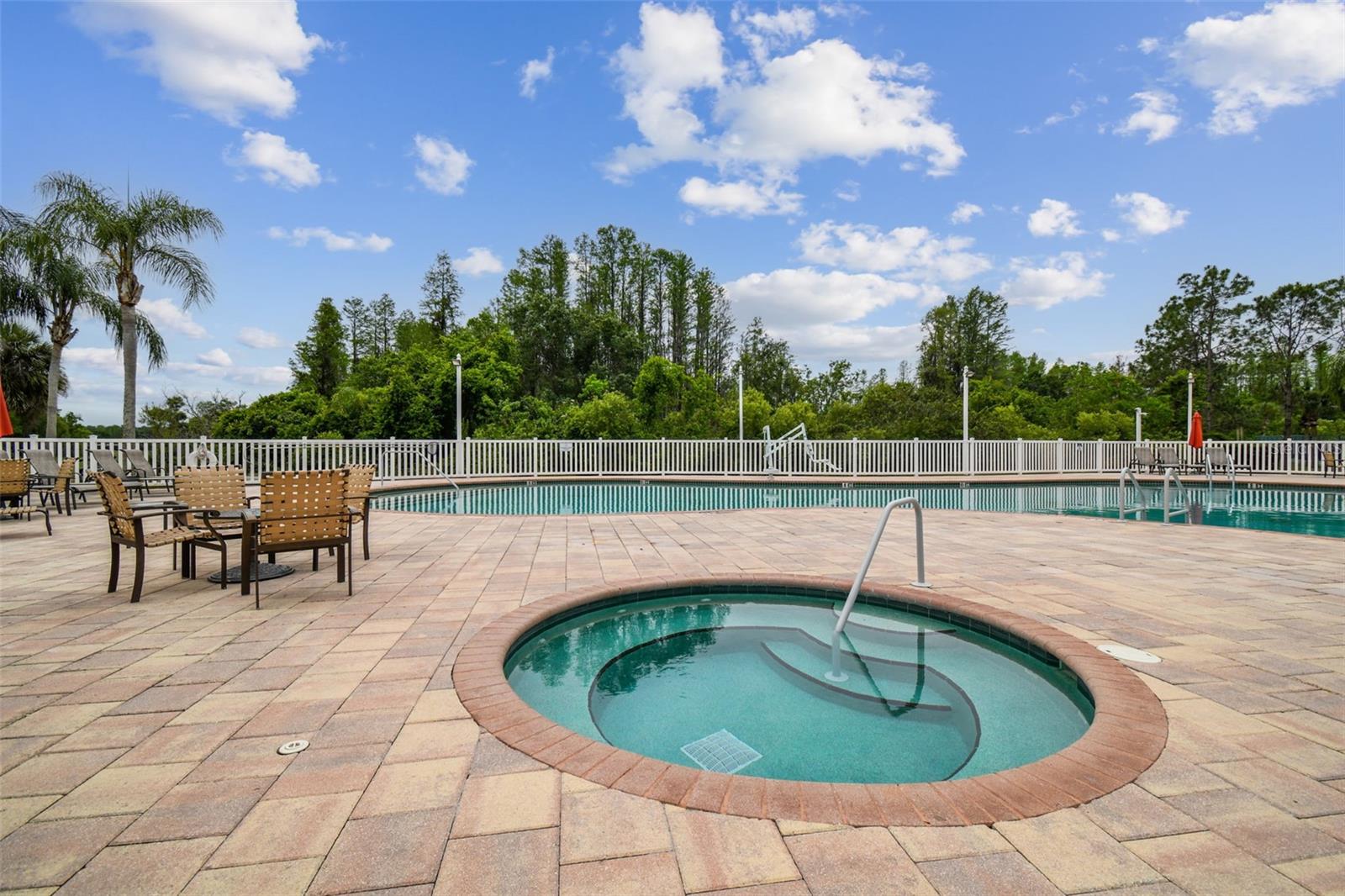 GROVES PH 02 CLUB VILLAS - Residential