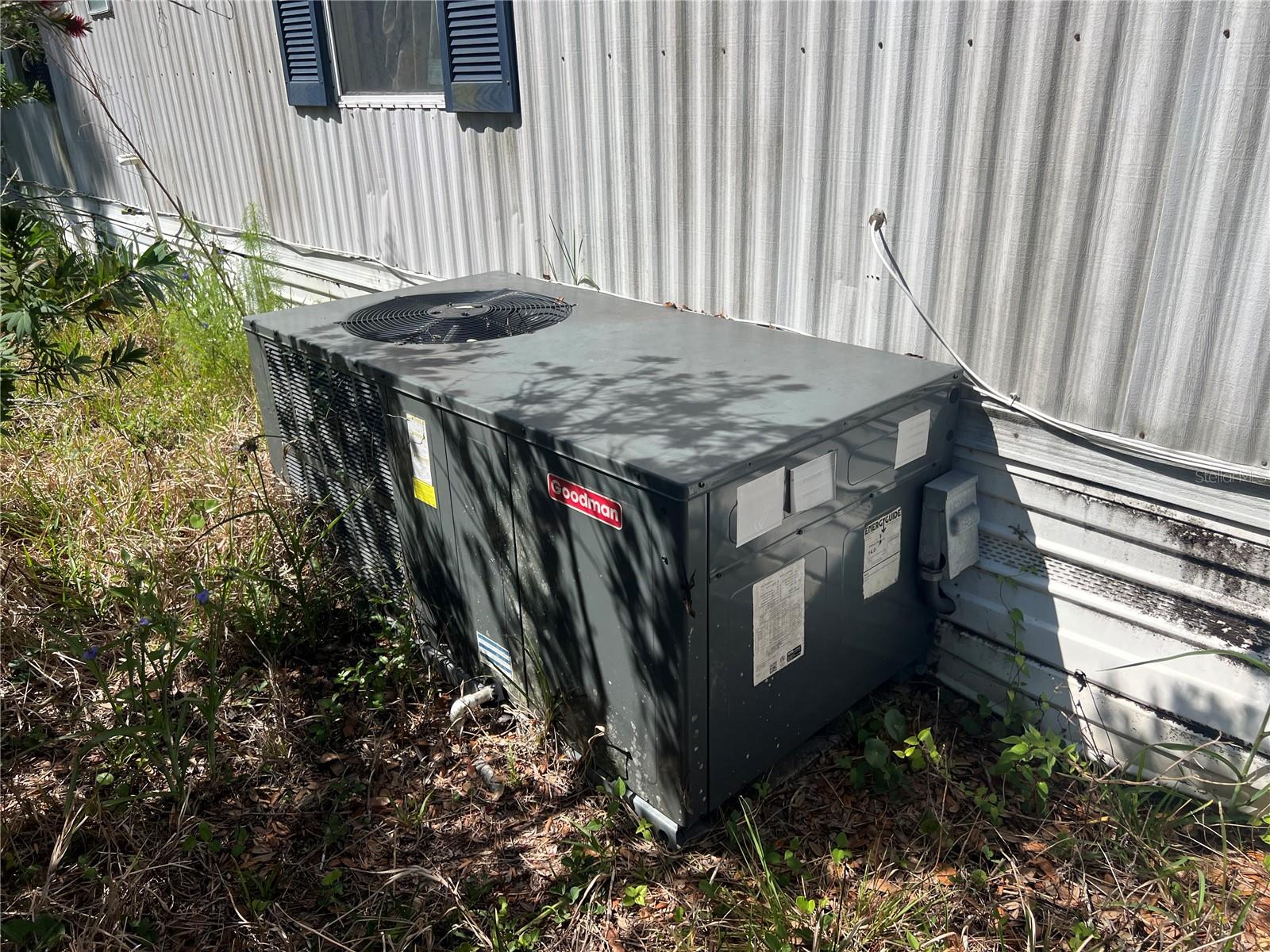 MOON LAKE ESTATES - Residential