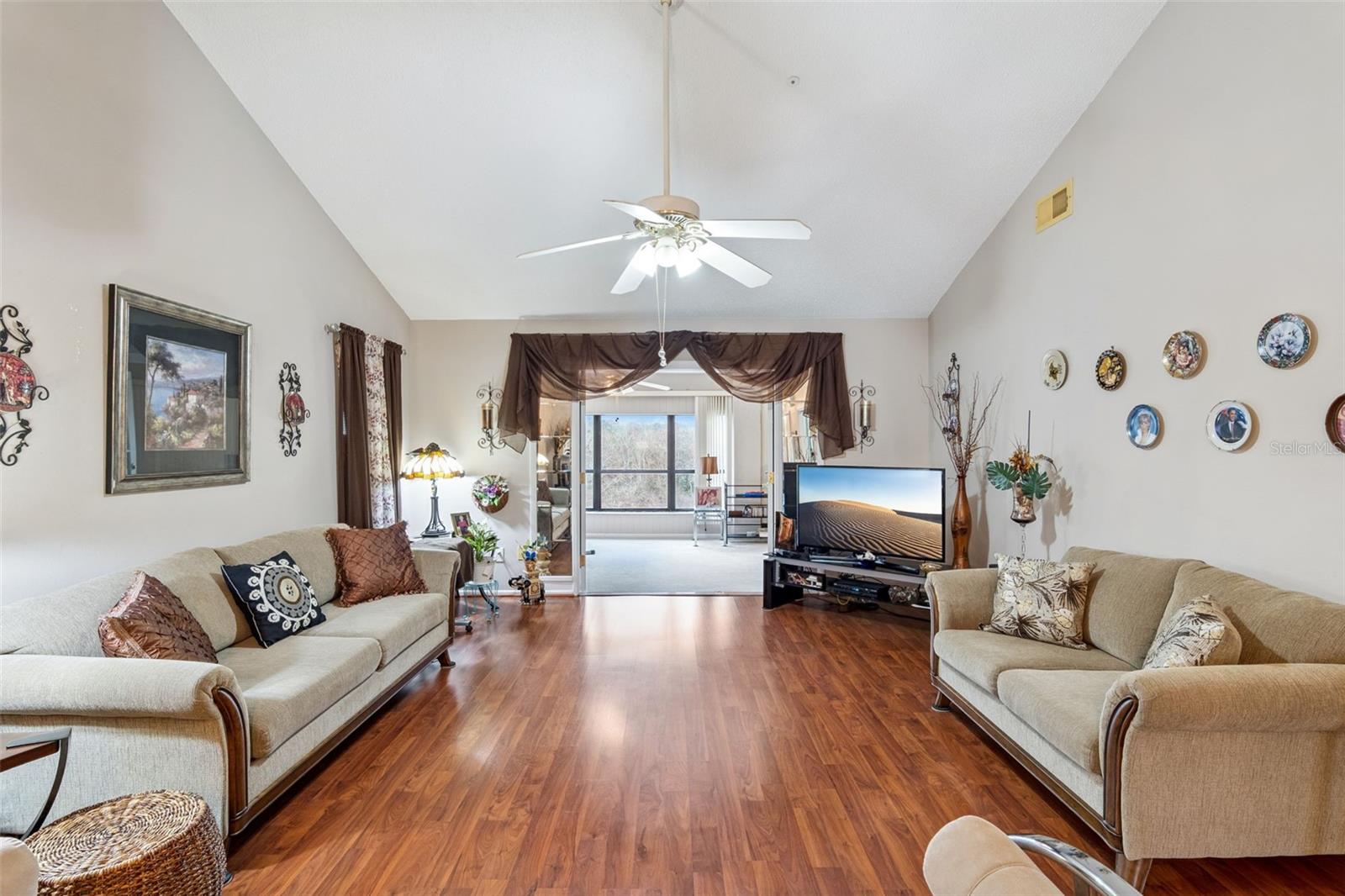 SUNSET GARDENS CONDO PHASE 1-4 - Residential