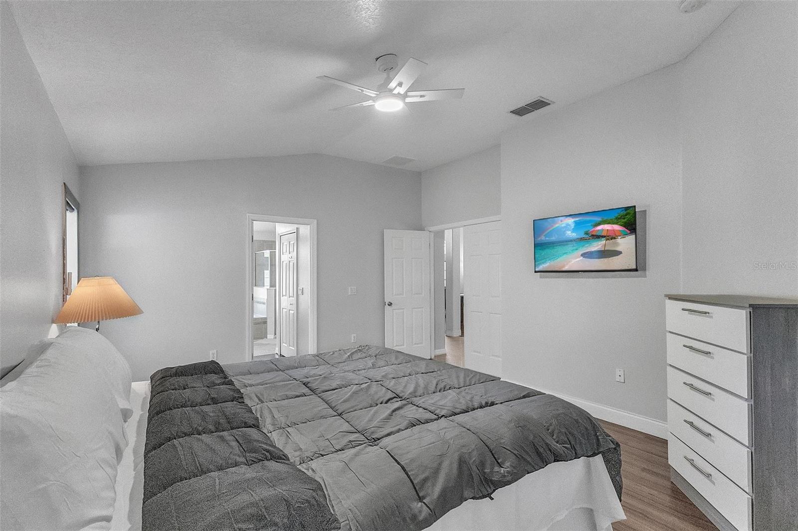 04 FAIRWAYS - Residential Lease