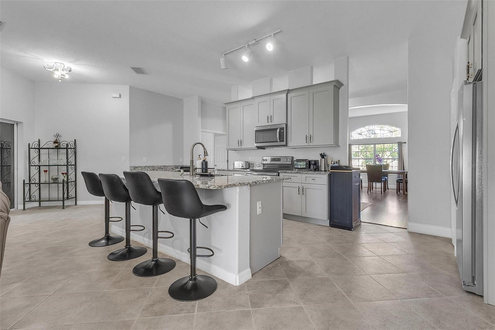 04 FAIRWAYS - Residential Lease