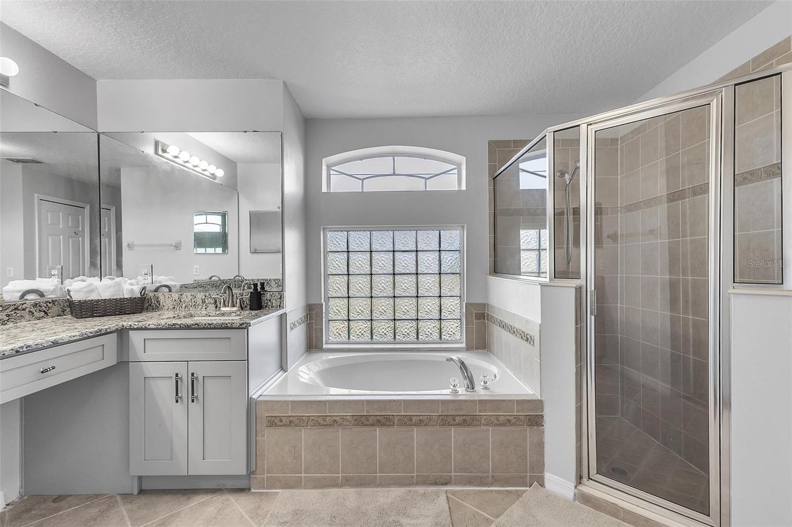 04 FAIRWAYS - Residential Lease