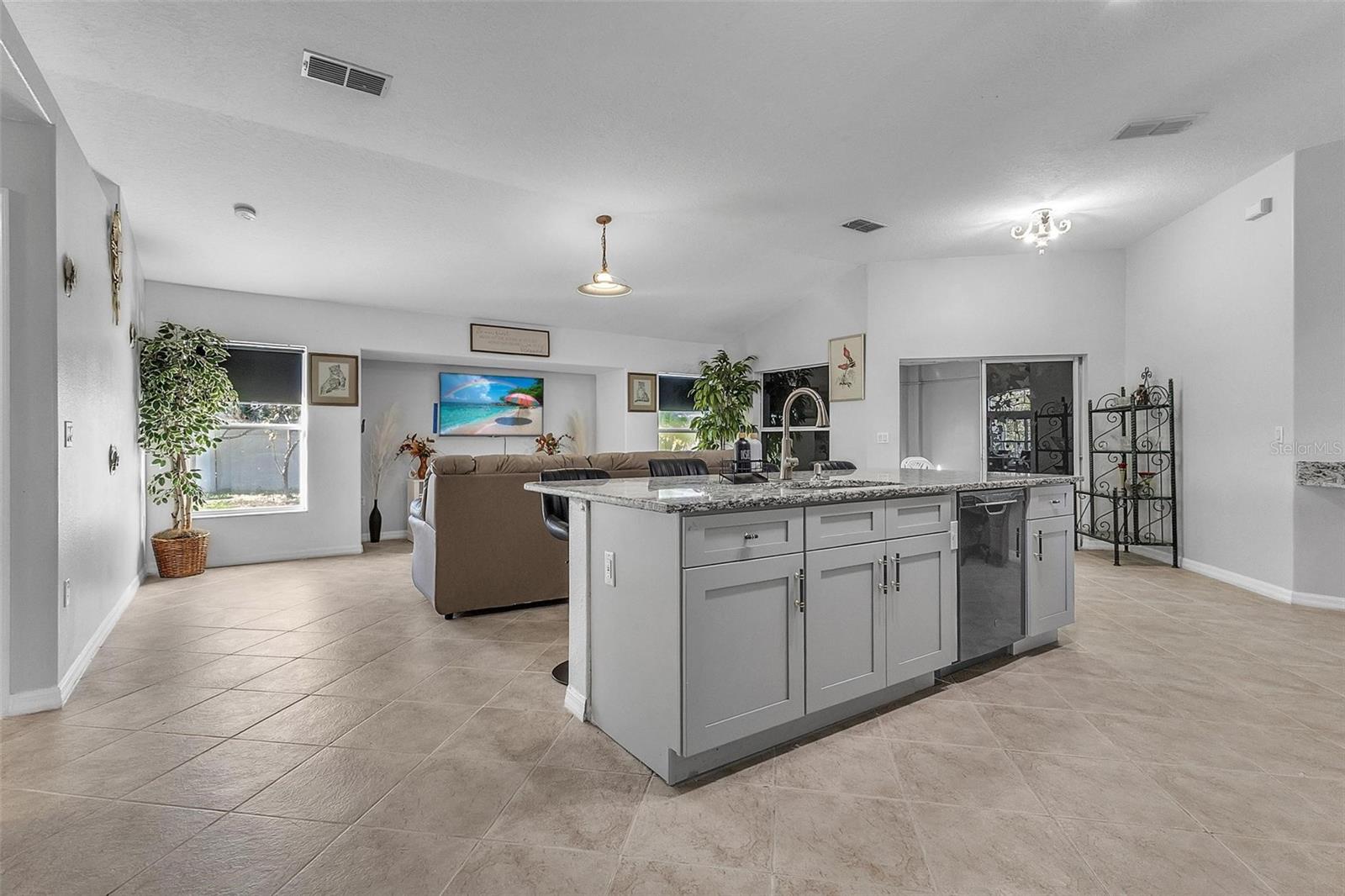 04 FAIRWAYS - Residential Lease