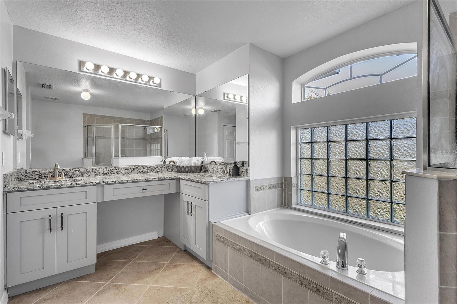 04 FAIRWAYS - Residential Lease